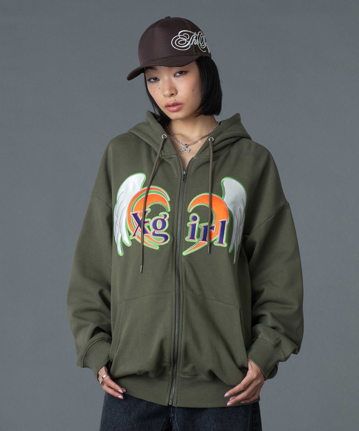 SIDE SCRIPT LOGO TRUCKER CAP