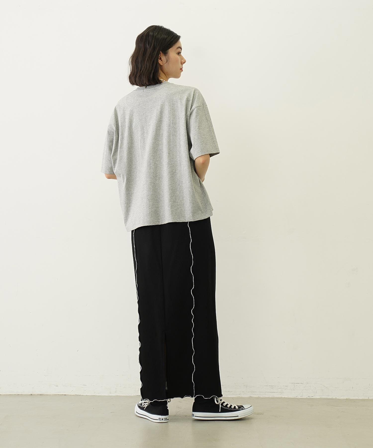 EMBROIDERY BAR WIDE S/S TEE