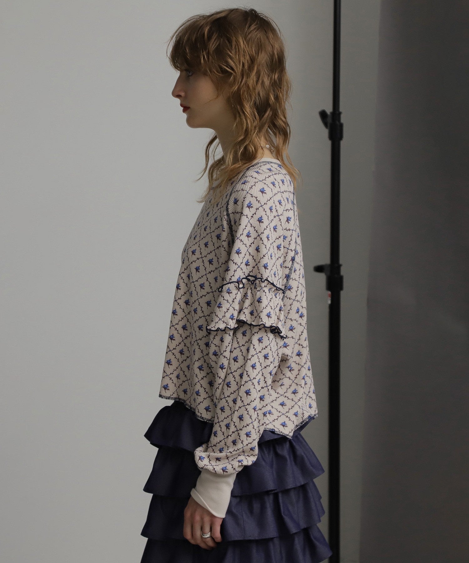 mag.by c/フラワーサーマルトップス