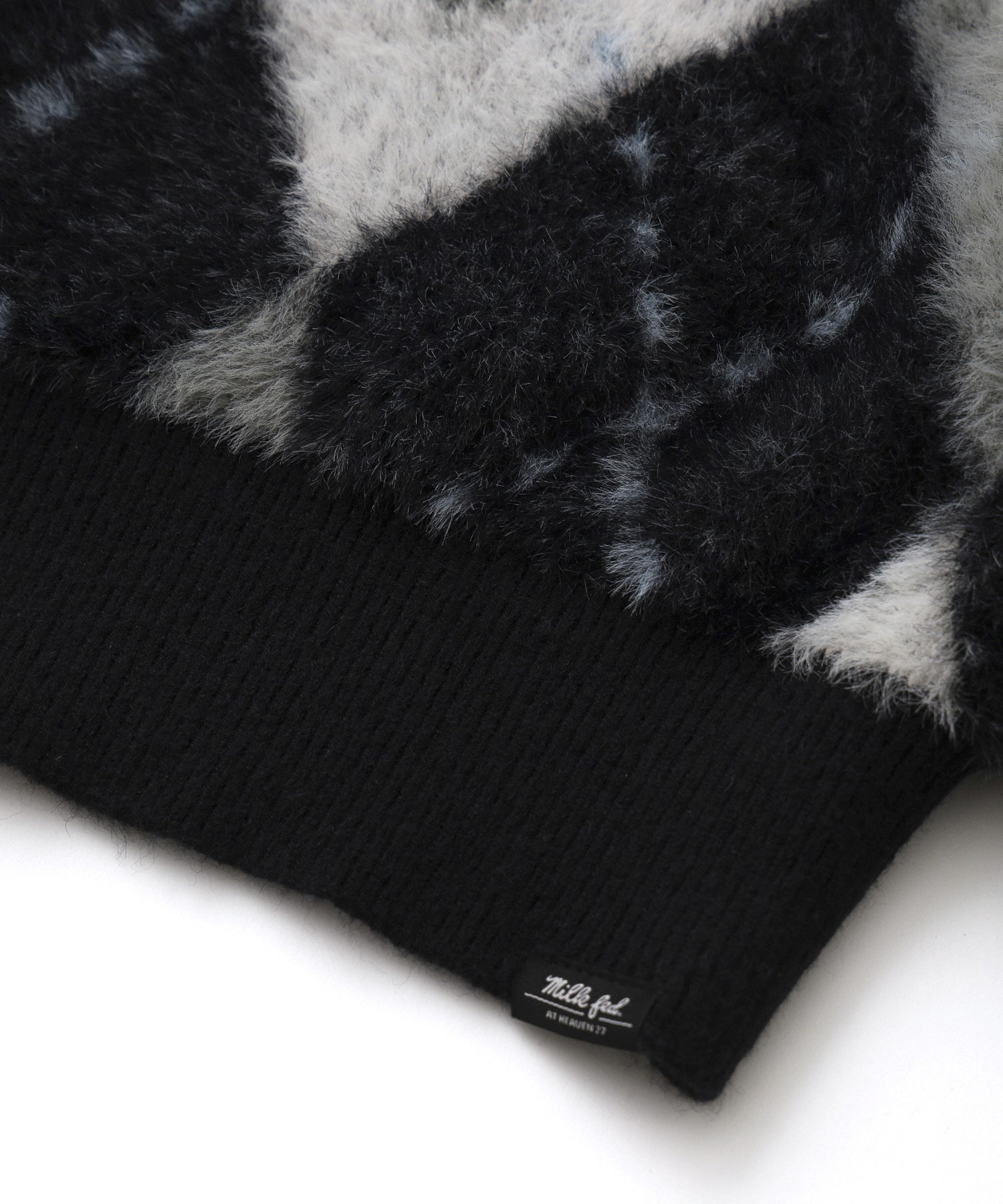 HEART ARGYLE KNIT TOP