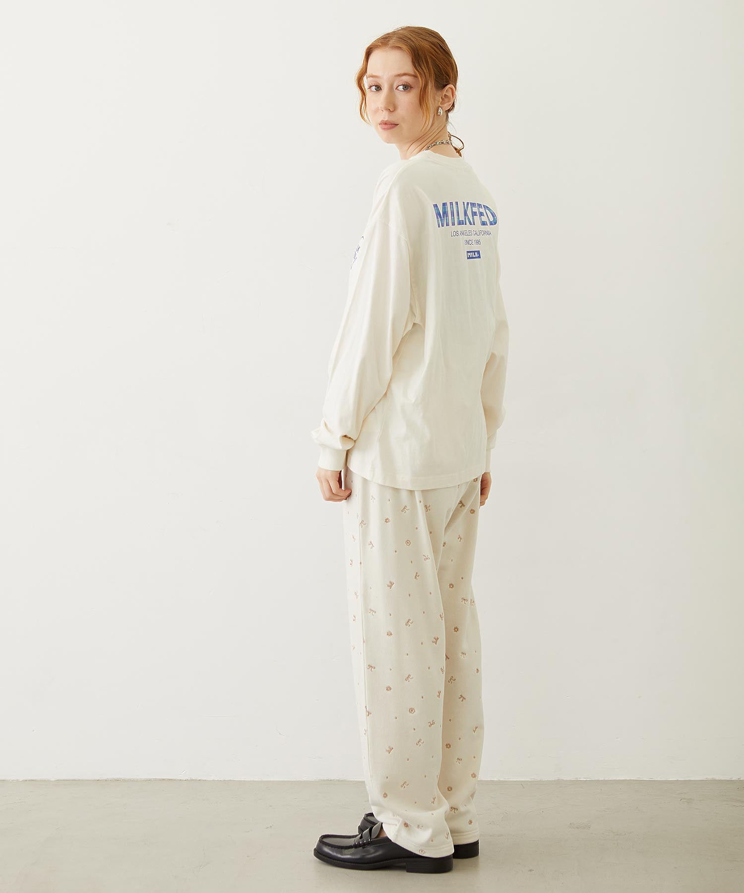 EMBROIDERY TUCK SWEAT PANTS