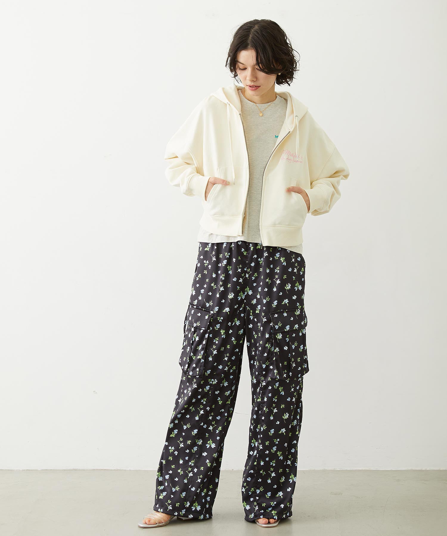 RHINESTONE LOGO SHORT ZIP UP HOODIE