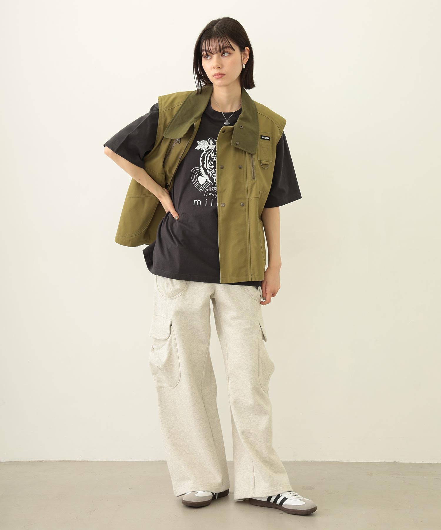 GATHERED POCKET SWEAT CARGO PANTS