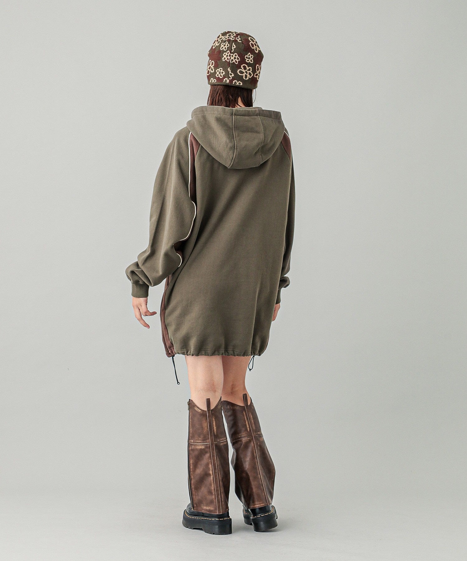 FAUX LEATHER LEG WARMER