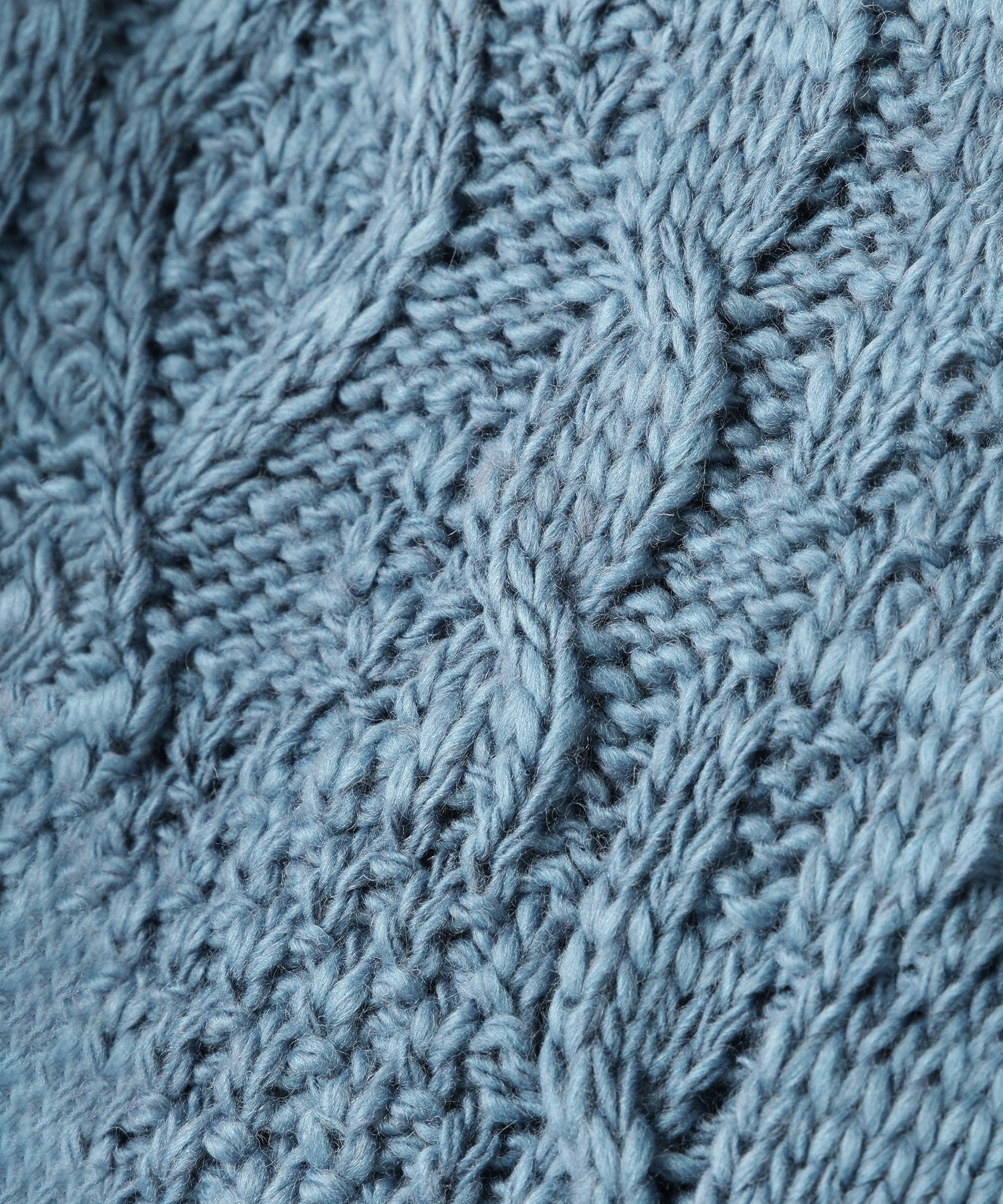 ケーブルニット