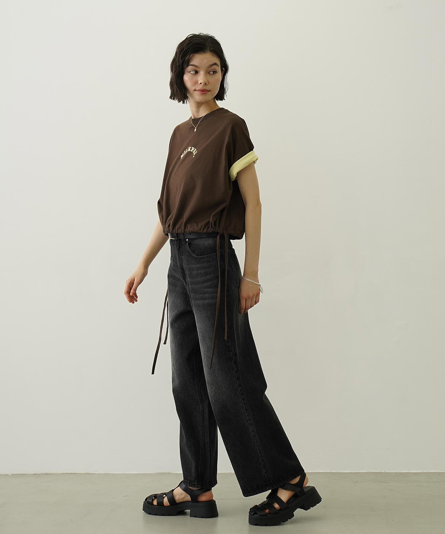 COLORED SLEEVE EDGE S/S TOP