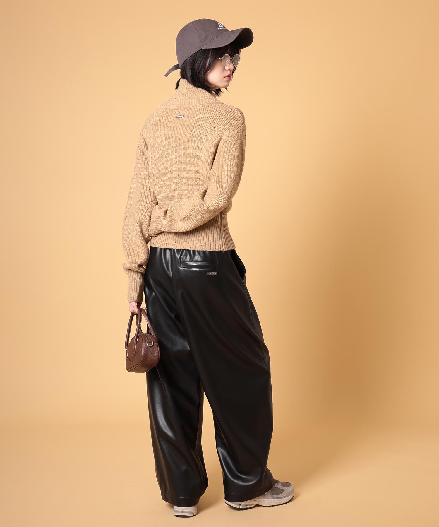 レザーカーブパンツ