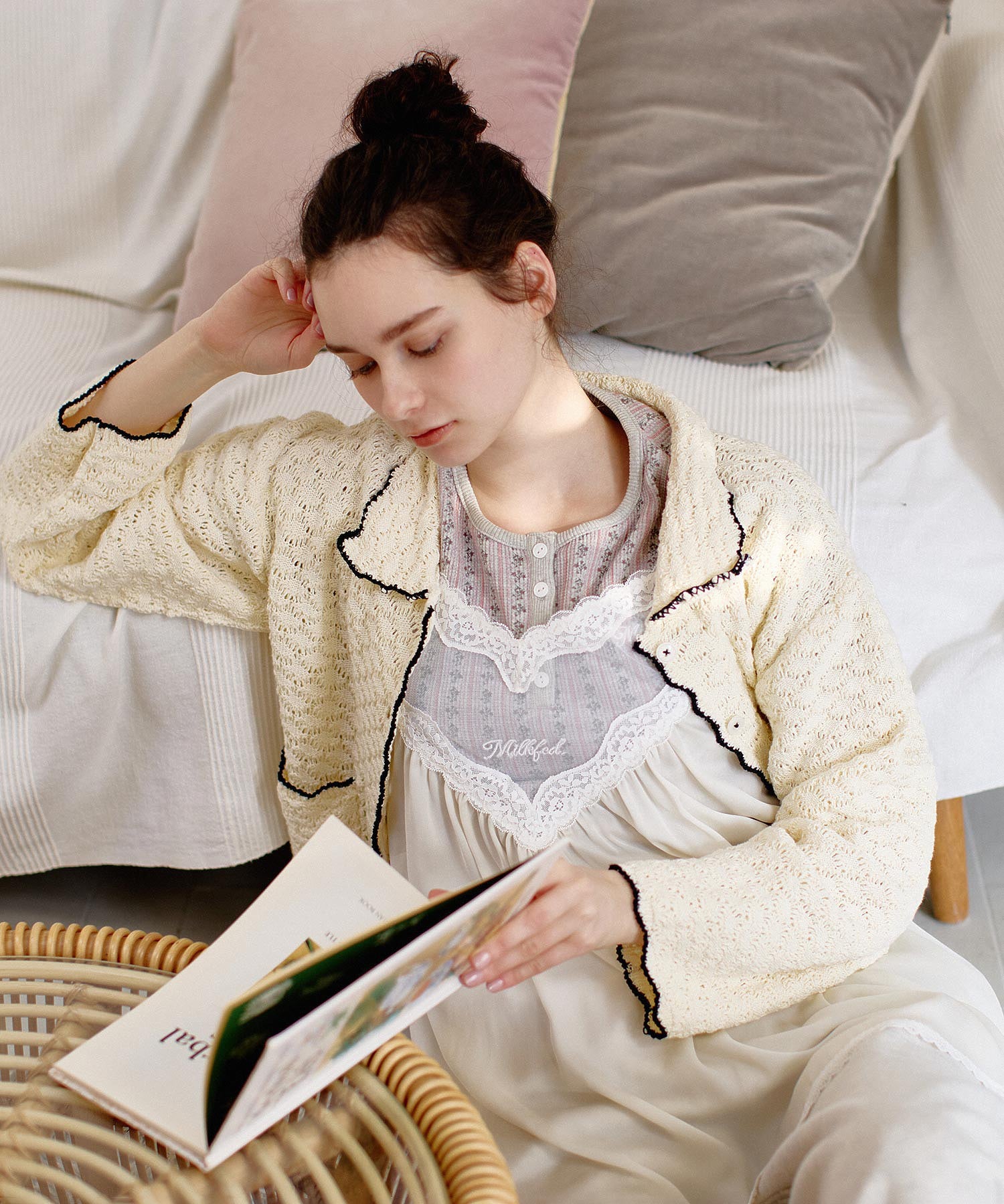 OPEN COLLAR CONTRAST TRIM KNIT CARDIGAN