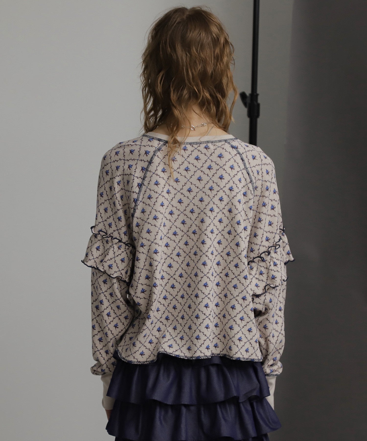 mag.by c/フラワーサーマルトップス