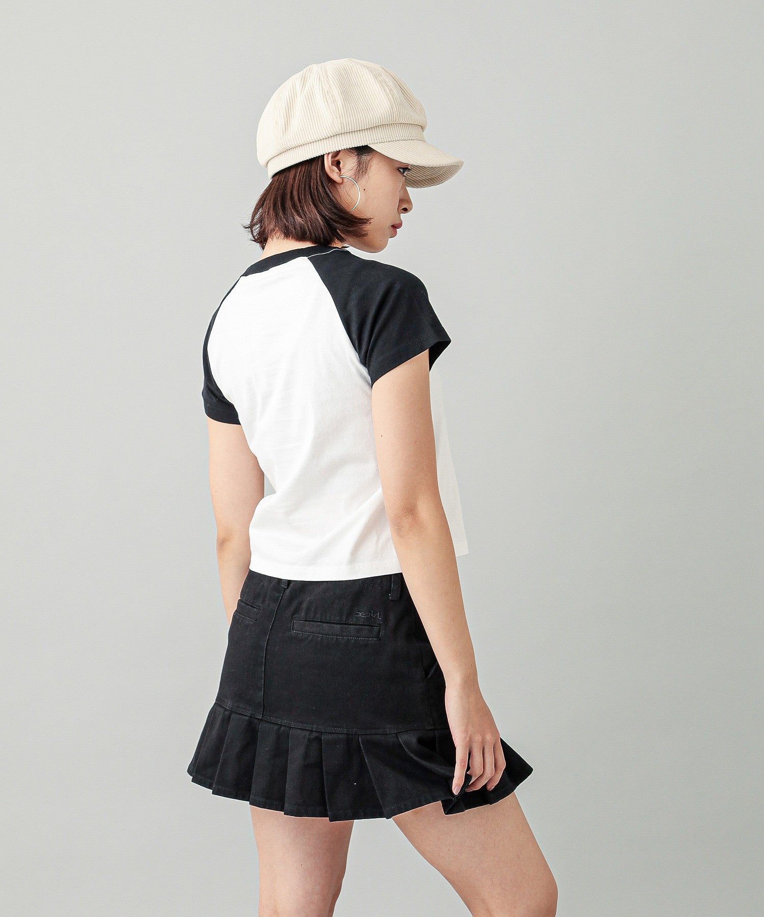 LOW RISE PLEATED MINI SKIRT