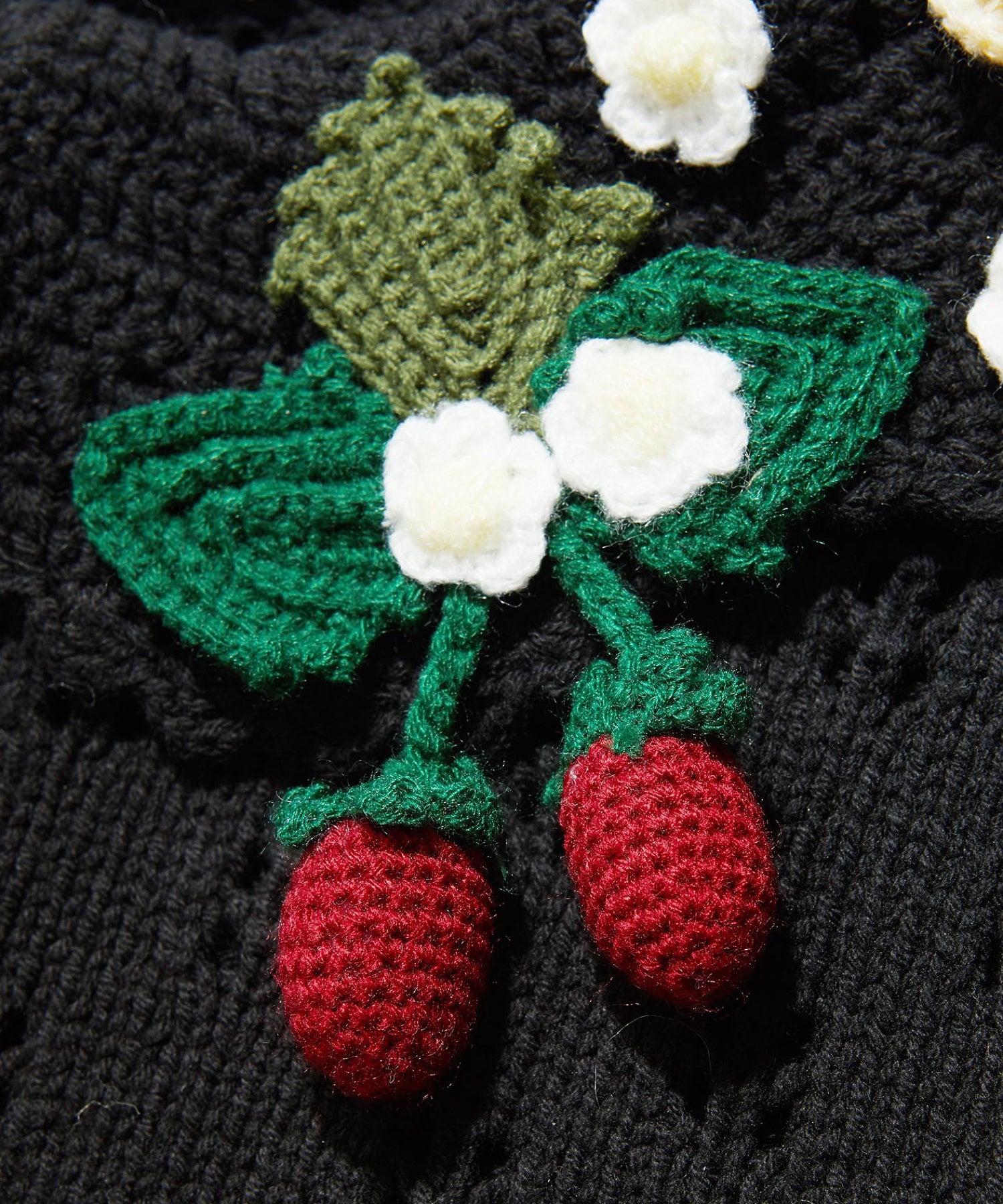 STRAWBERRY FLOWER KNIT CARDIGAN