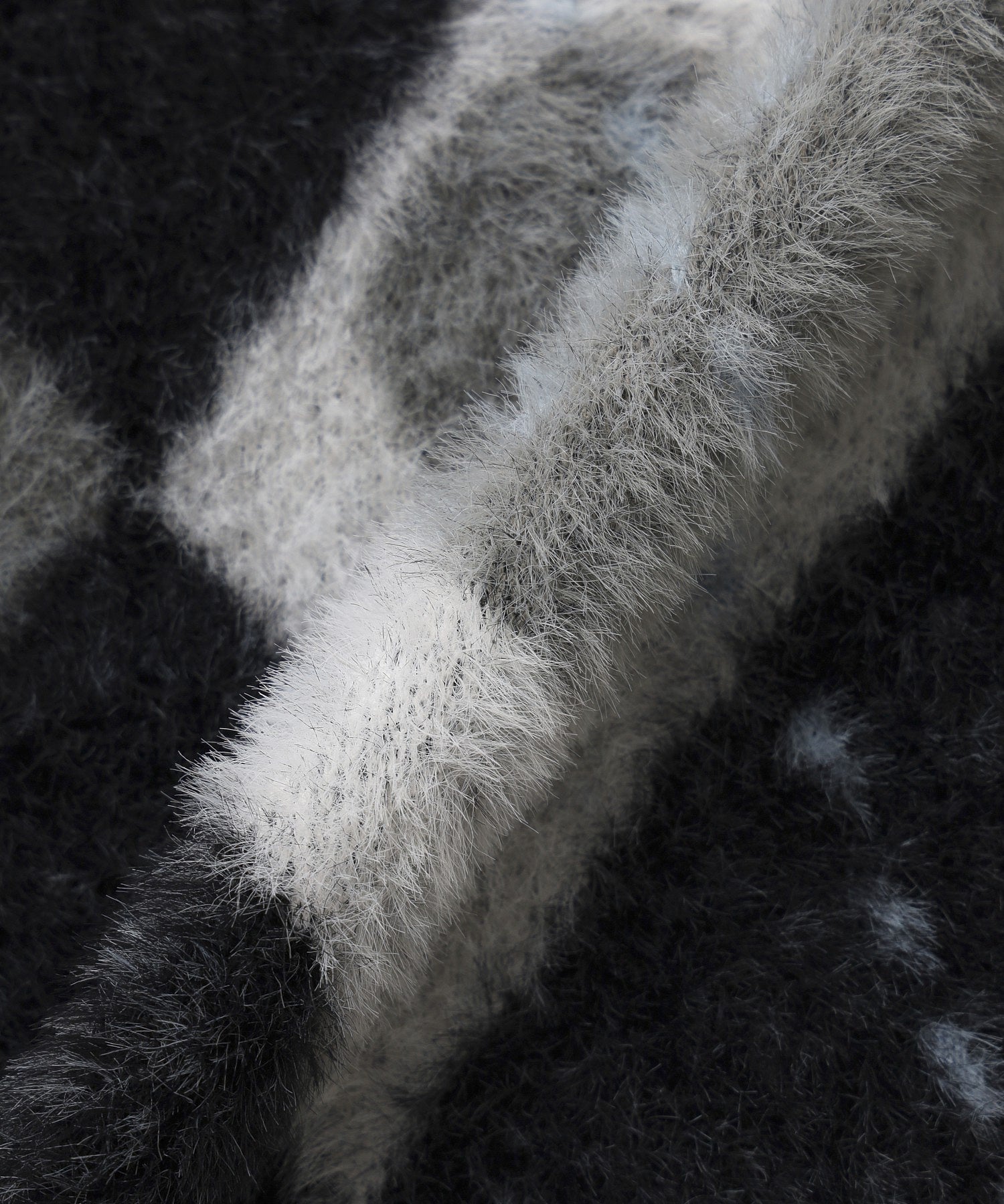 HEART ARGYLE KNIT TOP