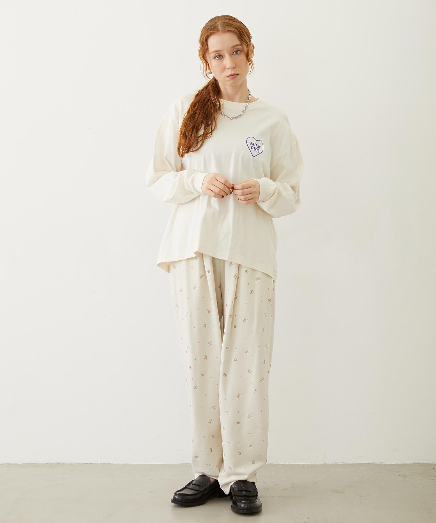 EMBROIDERY TUCK SWEAT PANTS