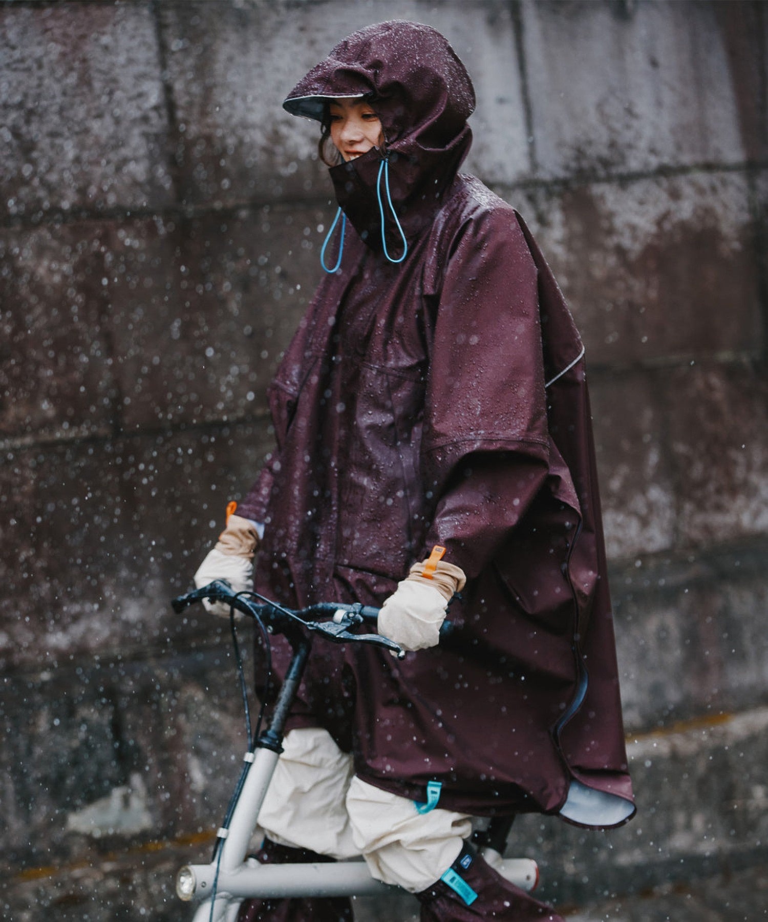 【KiU】WINDGUARD SHELL PONCHO