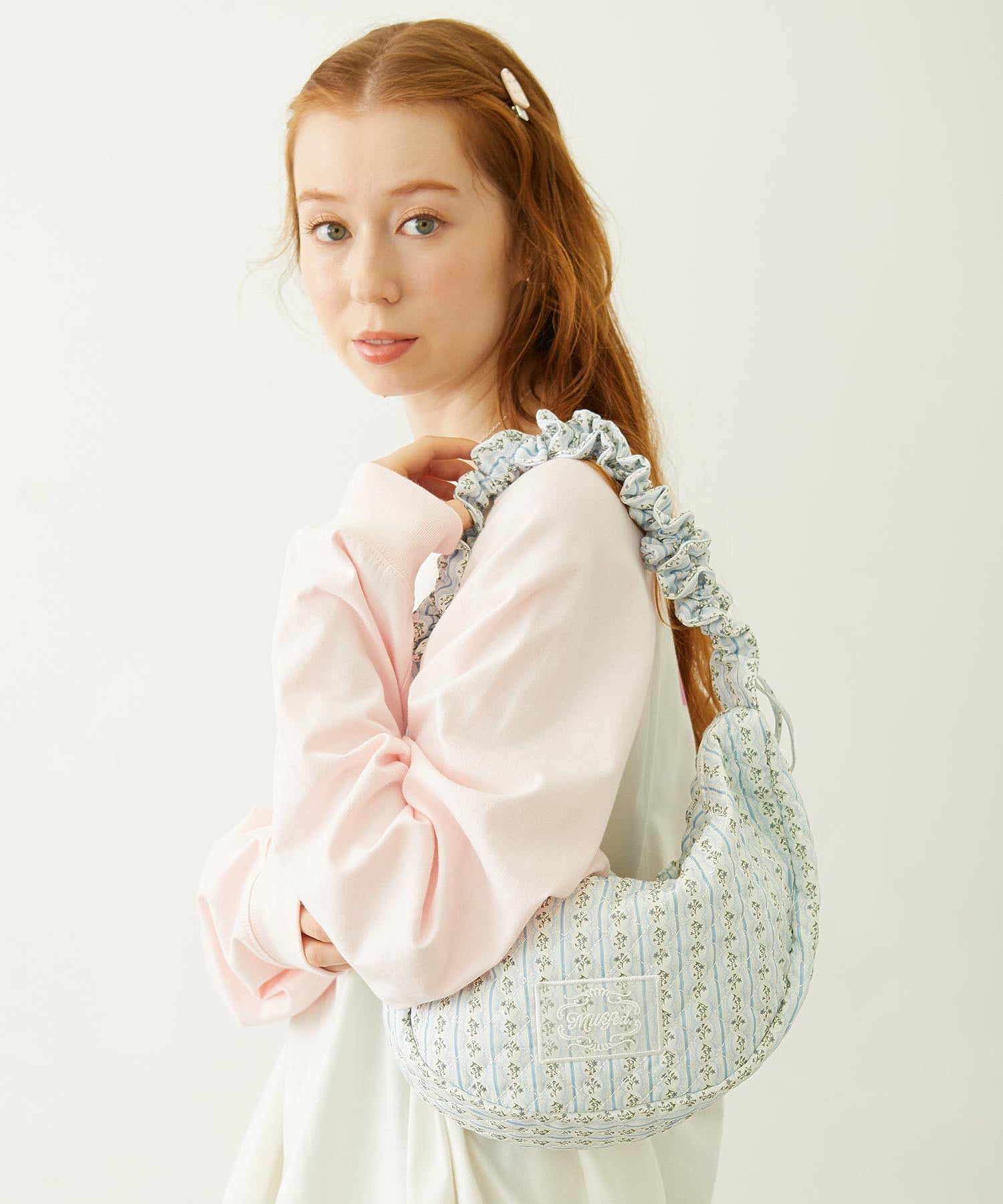 STRIPED FLOWER QUILTED SHOULDER BAG