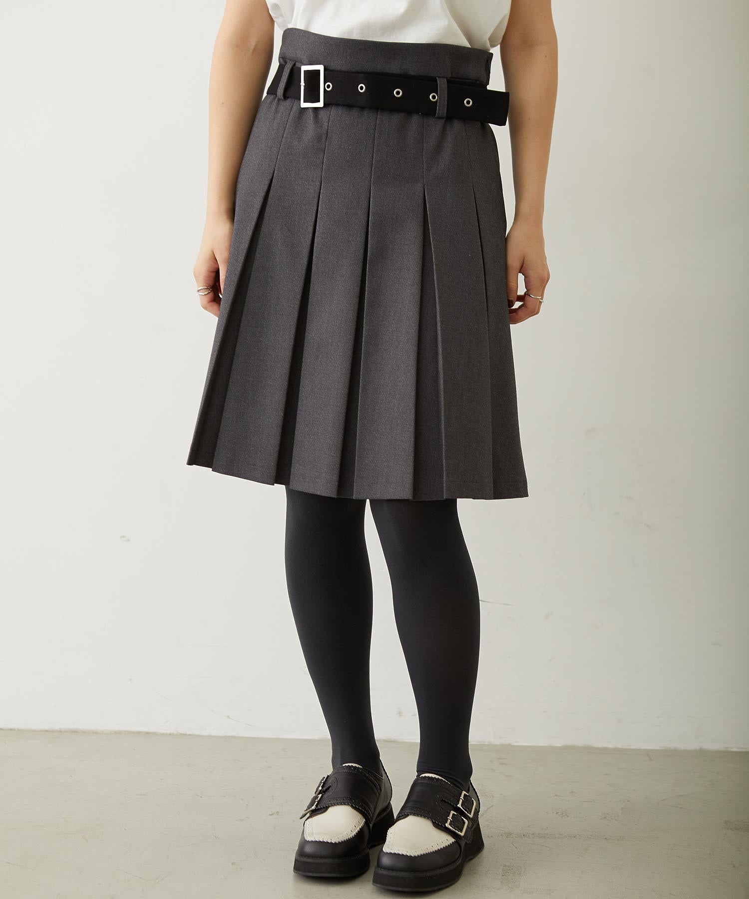 BELTED PLEATED SKIRT