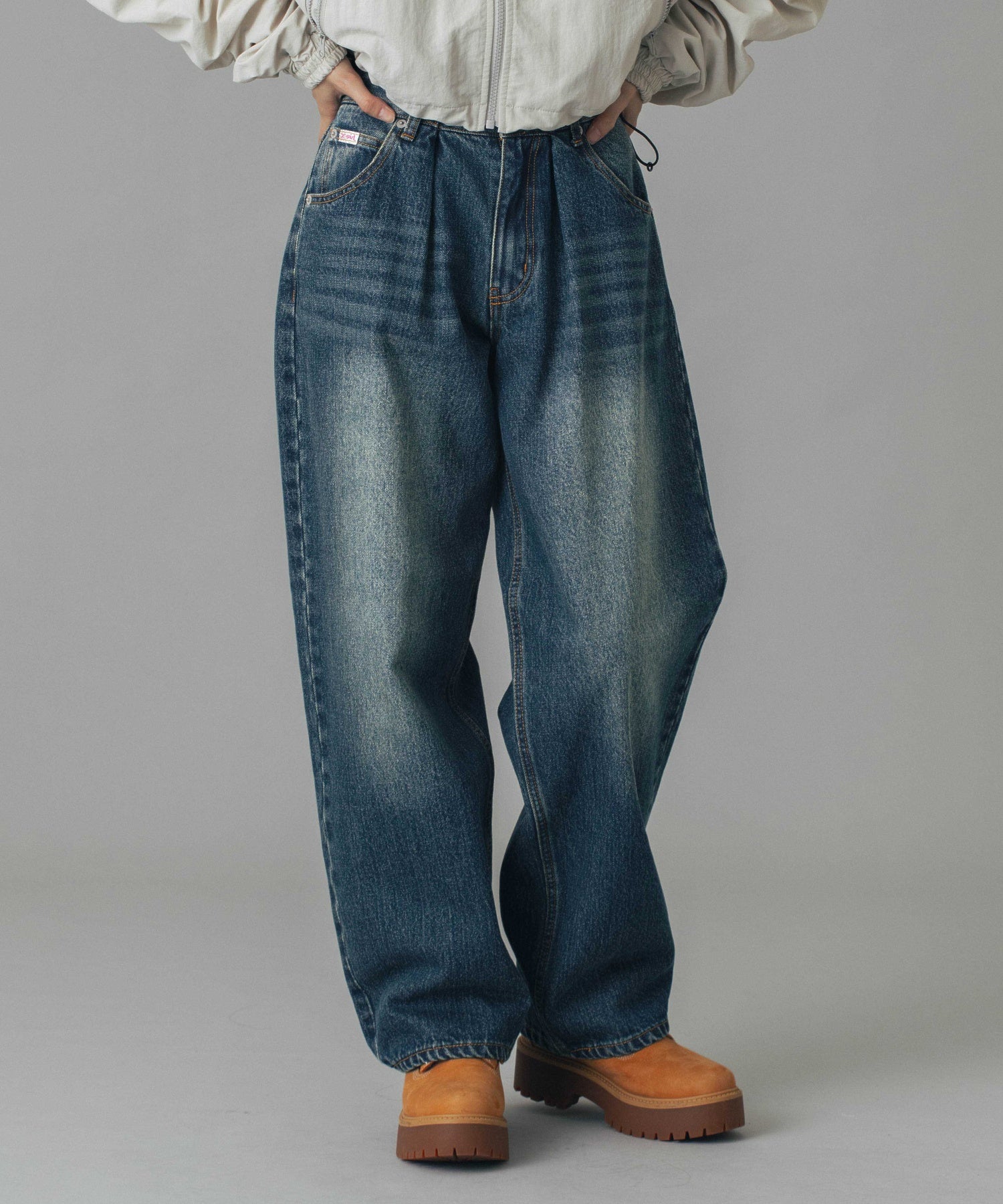 LOGO PATCH WIDE TAPERED DENIM PANTS