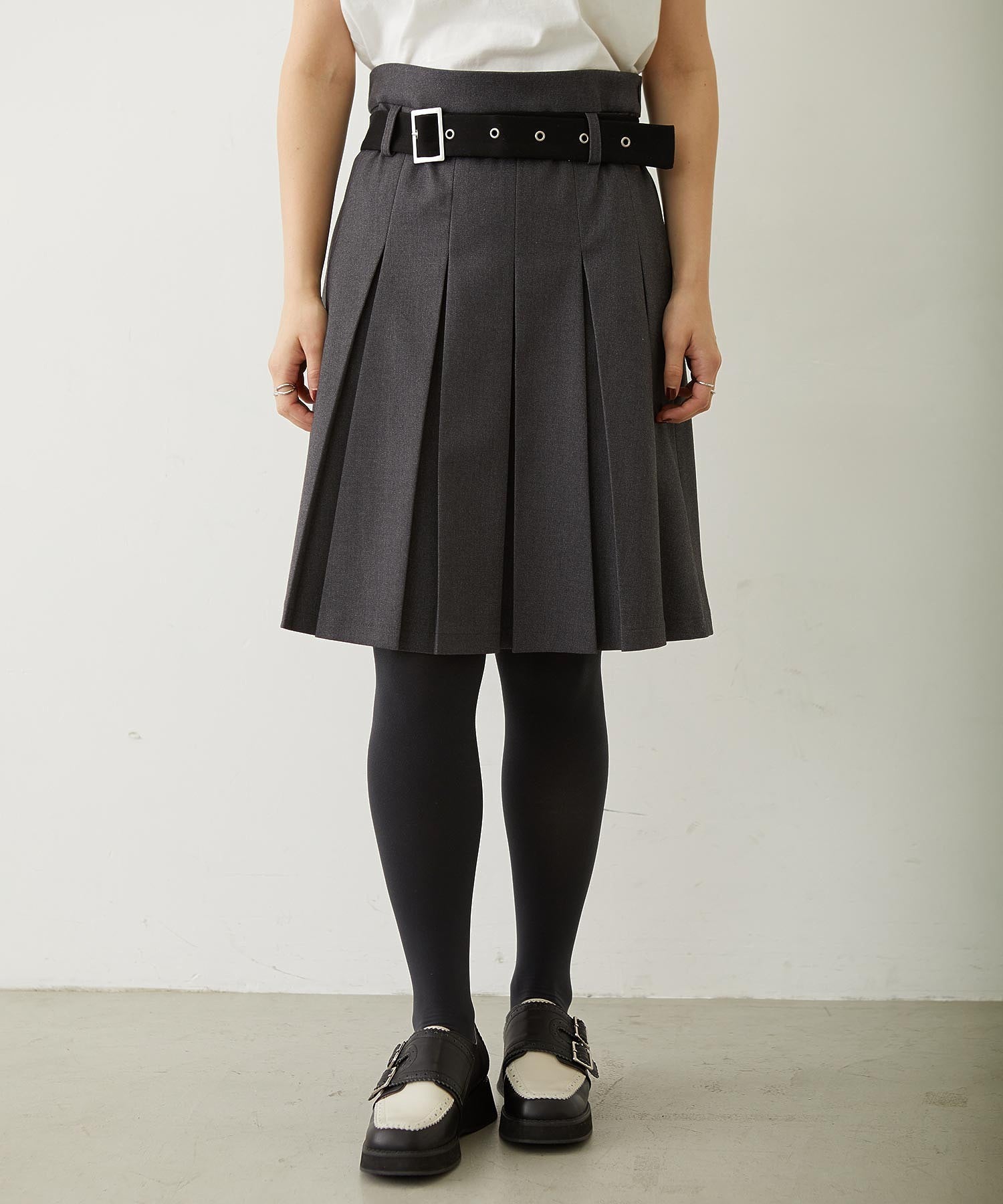 BELTED PLEATED SKIRT