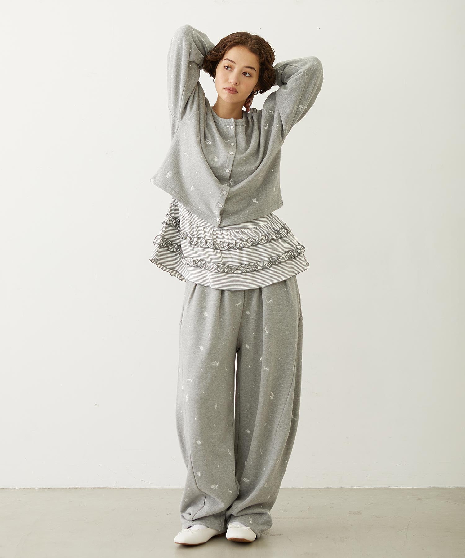 RUFFLE HEM L/S TOP
