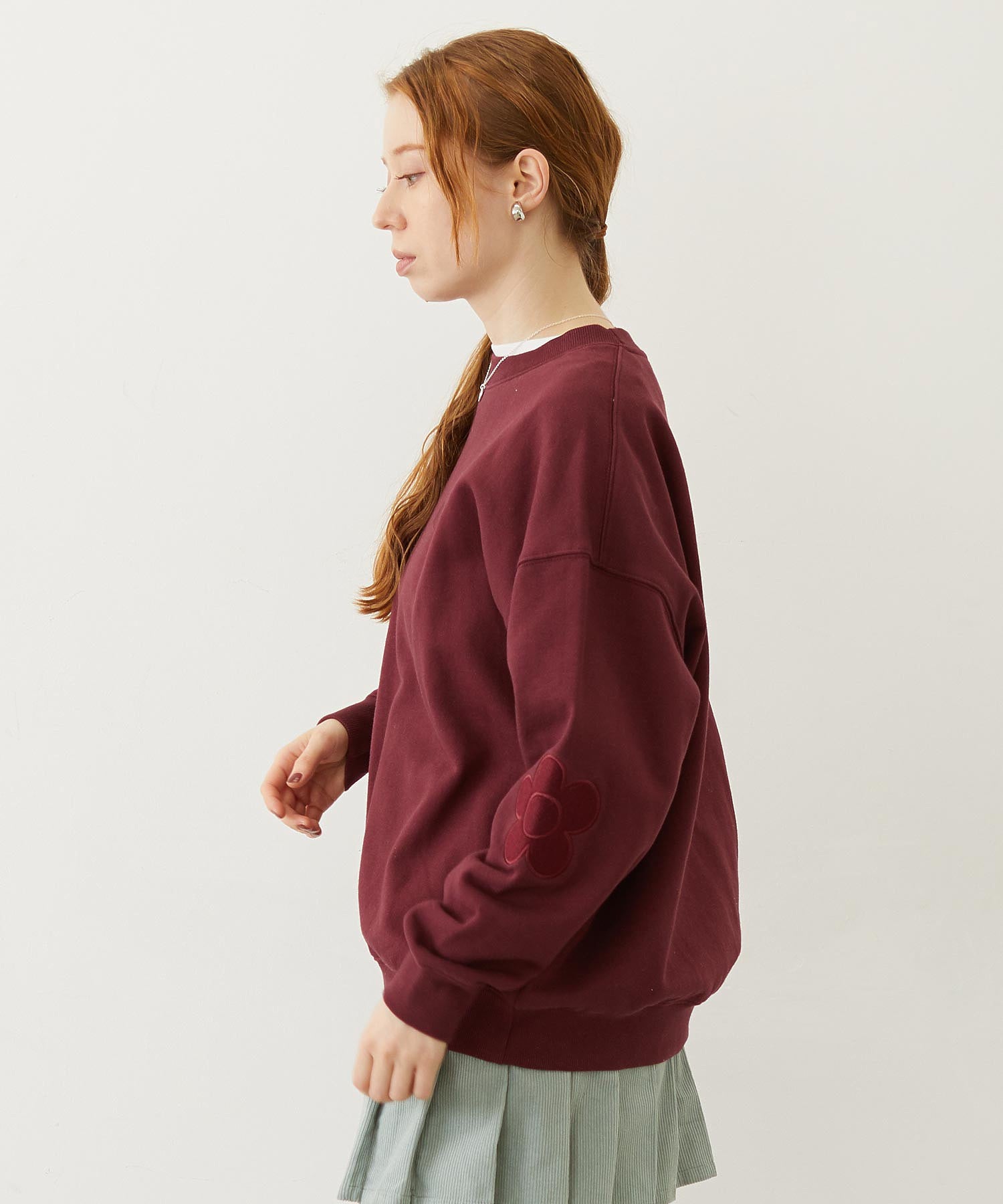 FLOWER ELBOW PATCH SWEAT TOP