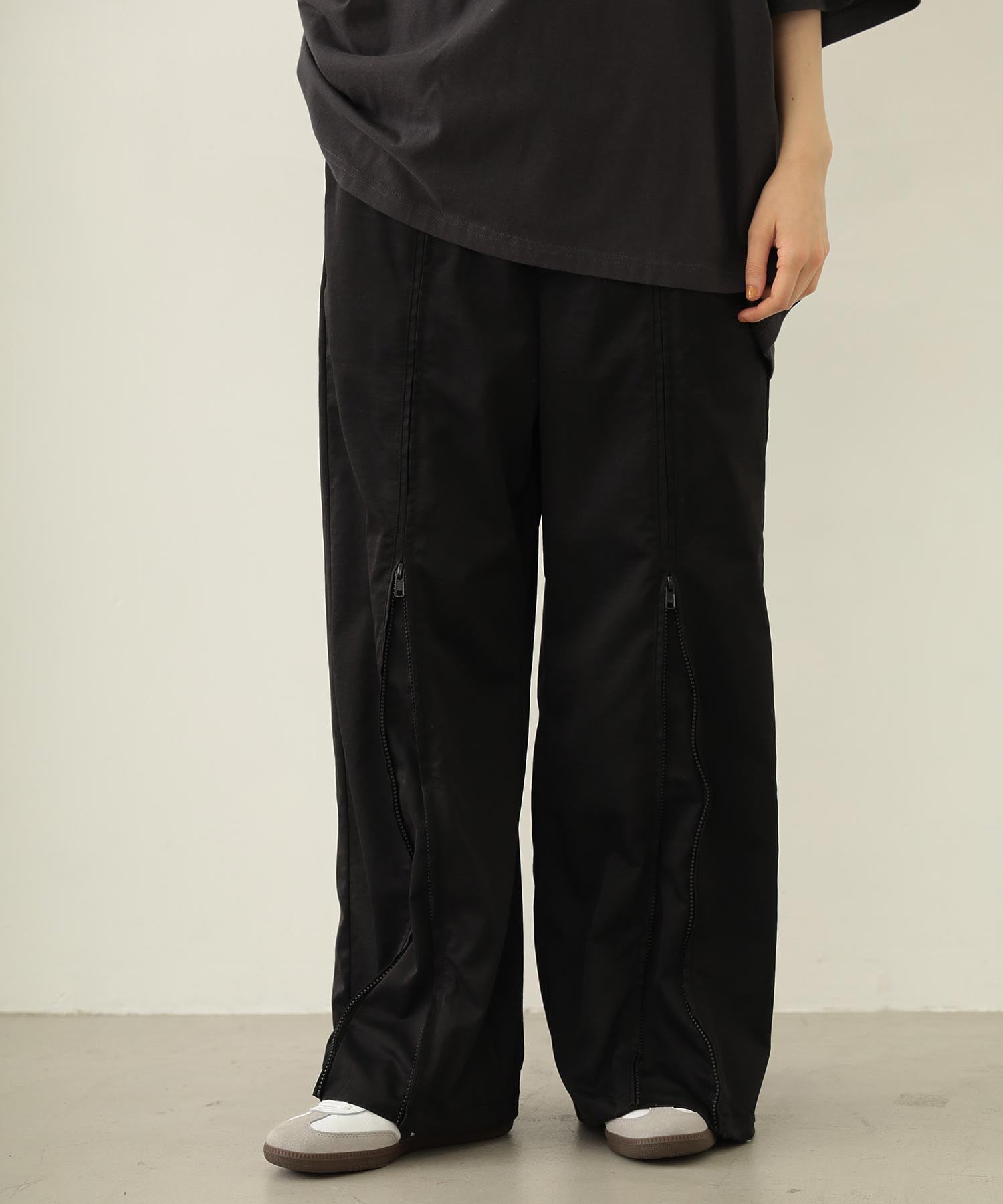 FRONT LINE ZIP UP PANTS