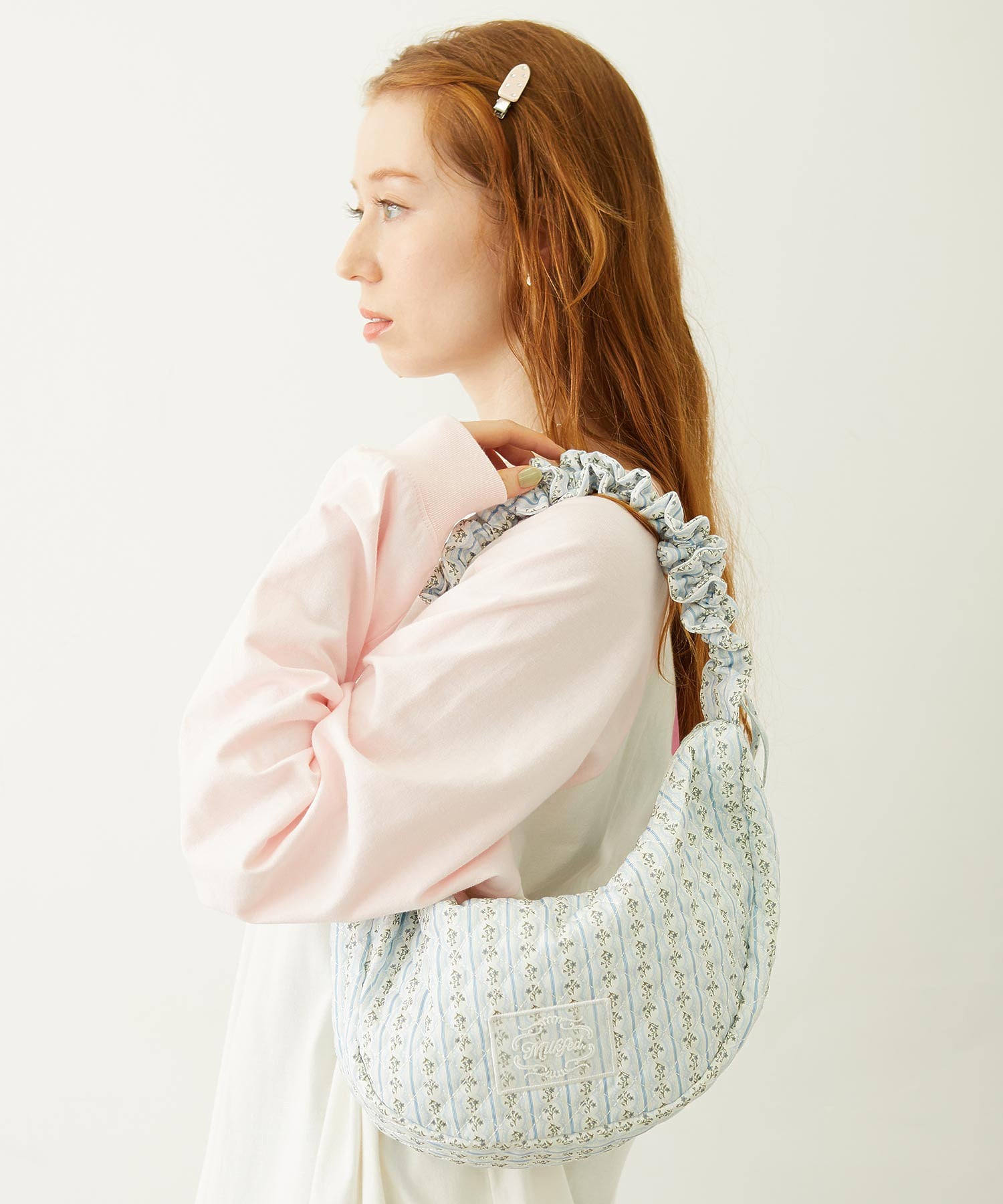 STRIPED FLOWER QUILTED SHOULDER BAG