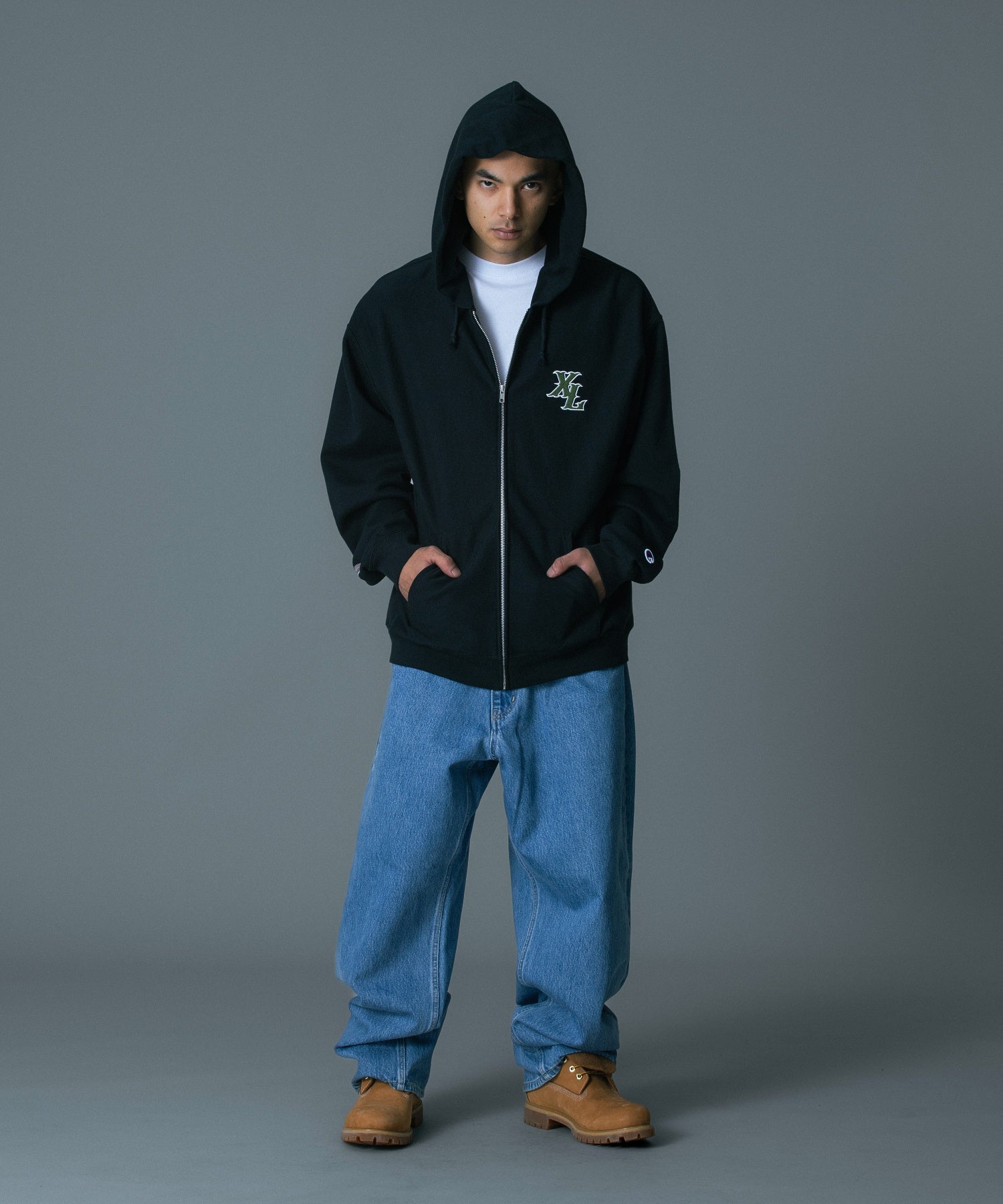 XLARGE×Champion ZIP UP HOODED SWEATSHIRT