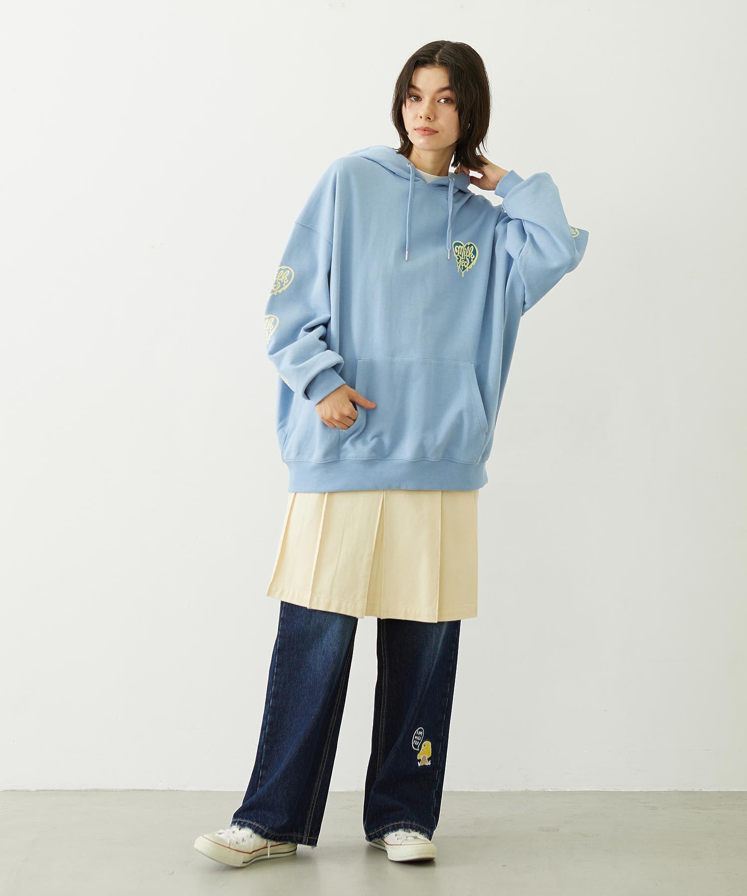 DOODLE EMBROIDERED DENIM PANTS