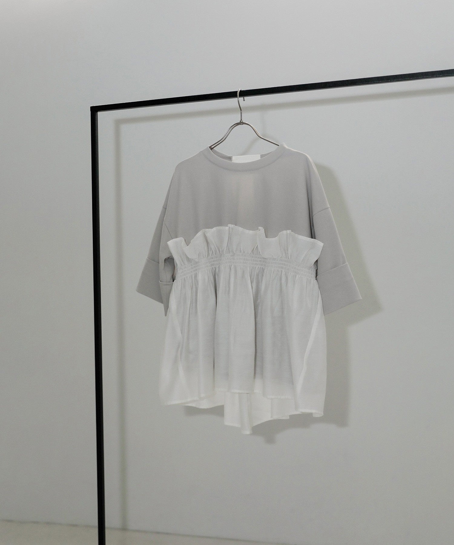 ドッキングフリルカットソー