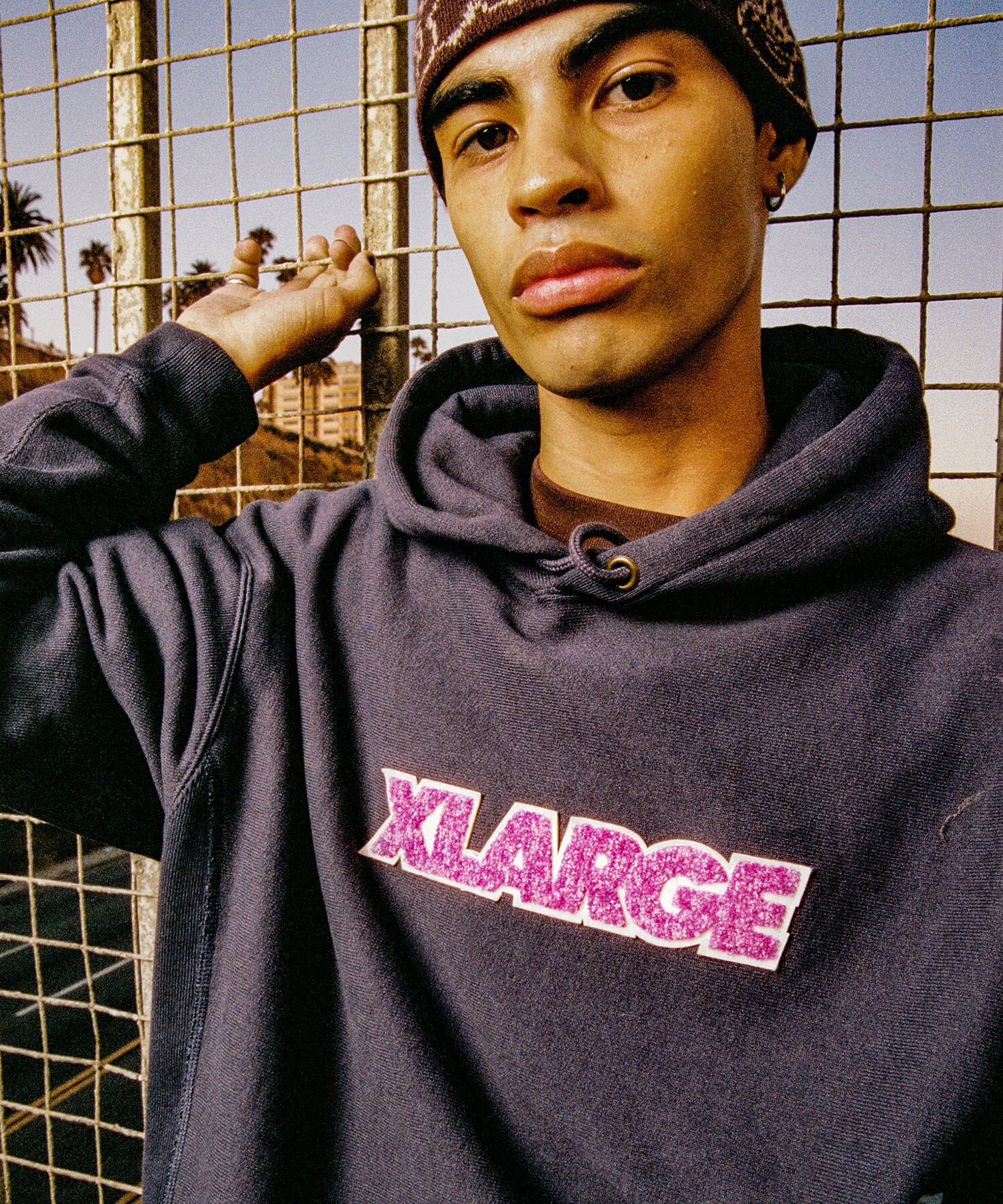 XLARGE×Champion REVERSE WEAVE PULLOVER HOODED SWEAT SHIRT