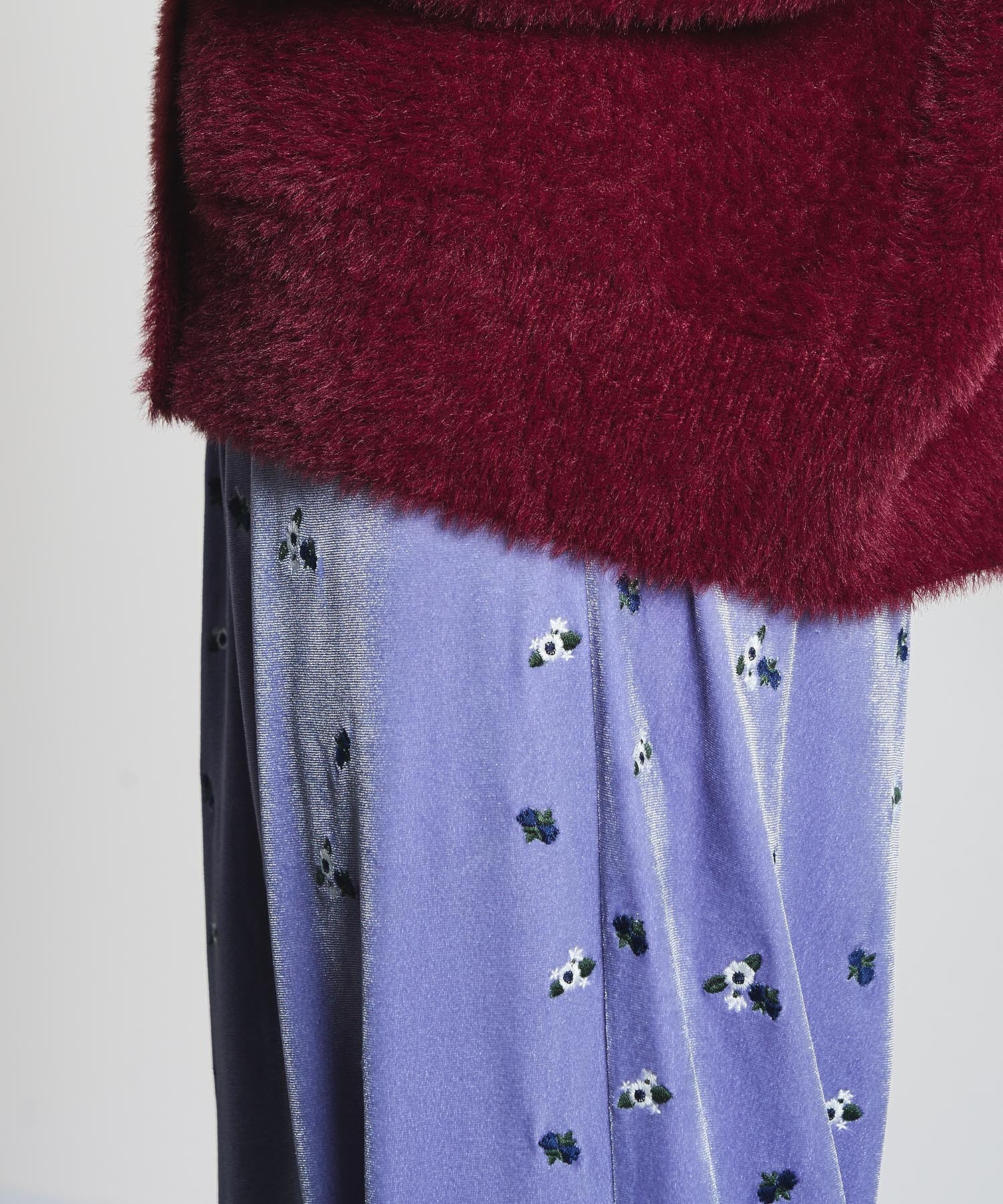 EMBROIDERY VELOUR PANTS