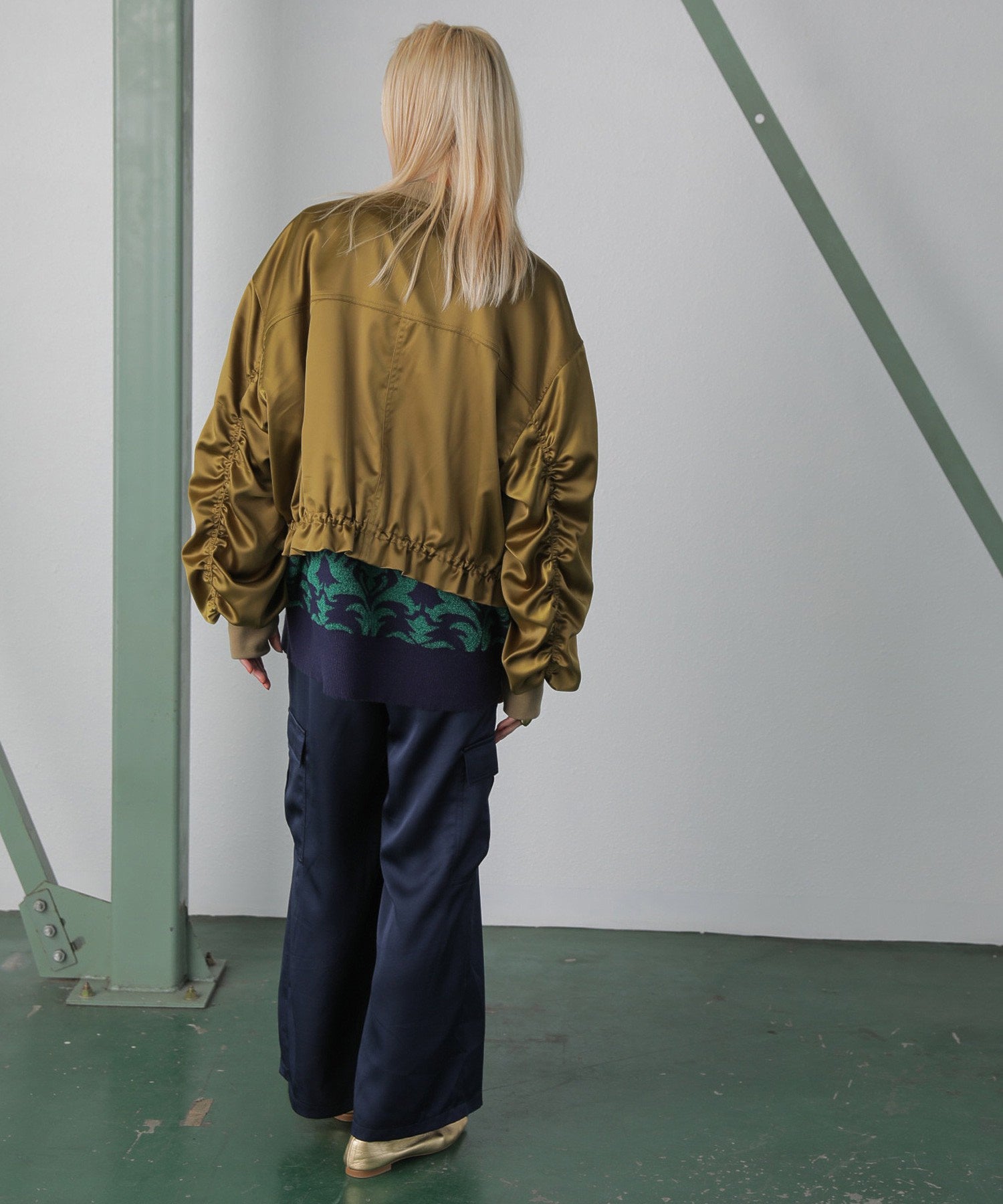 ギャザースリーブMA-1ブルゾン