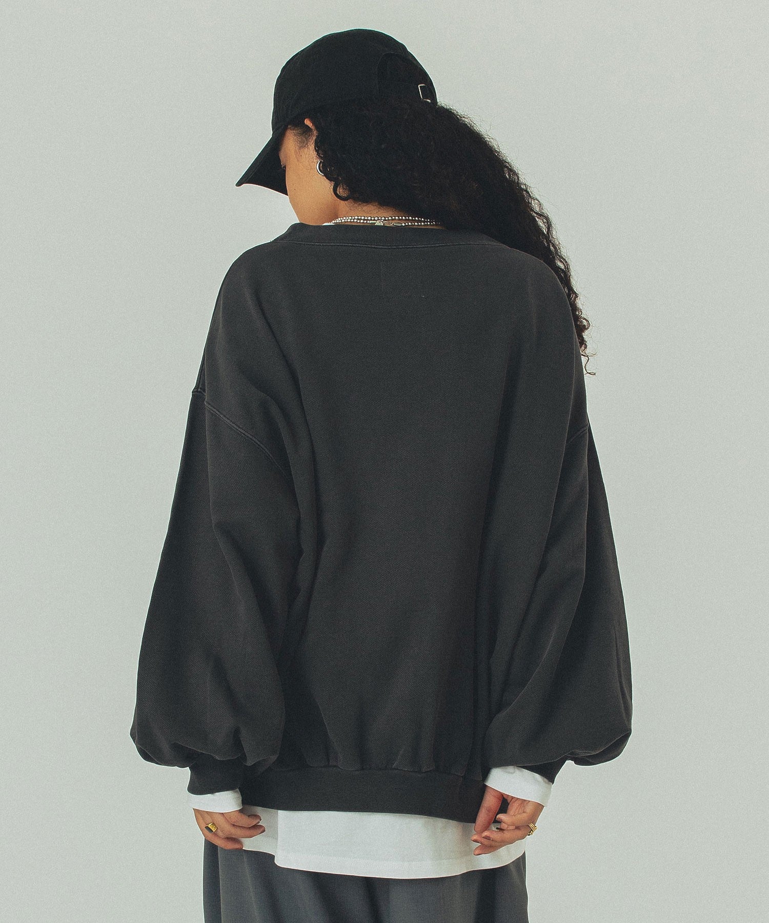 GENE HEAVENS/VOLUME SLEEVE PRINT SWEAT