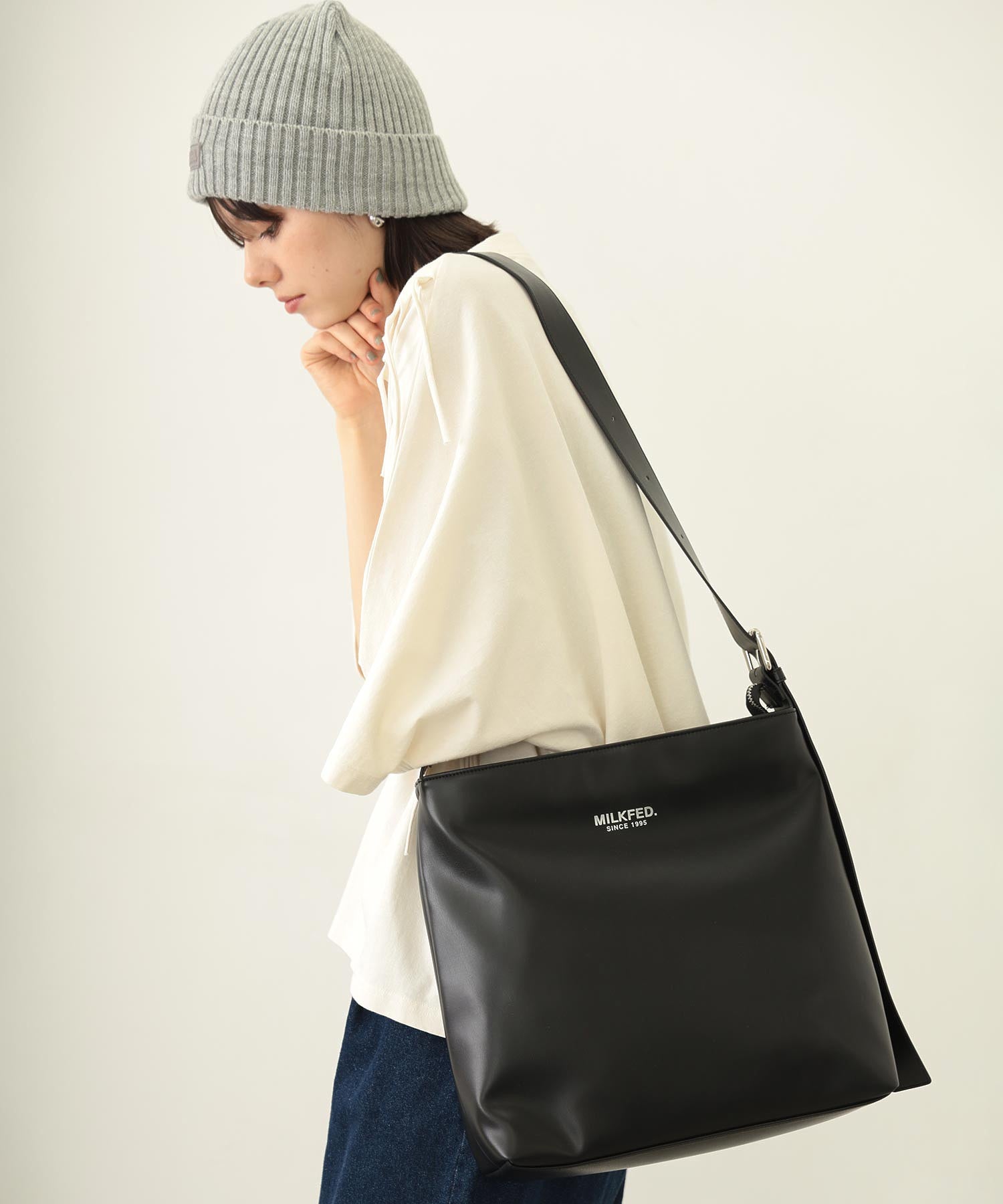 SOLID SHOULDER BAG