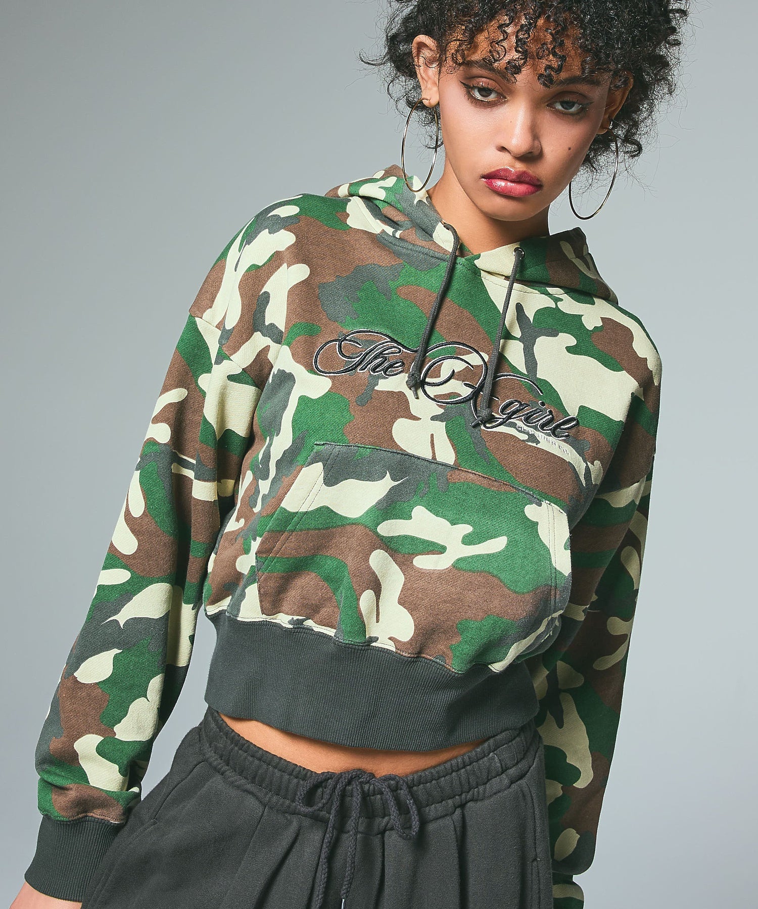 CURSIVE LOGO EMBROIDERY COMPACT SWEAT HOODIE