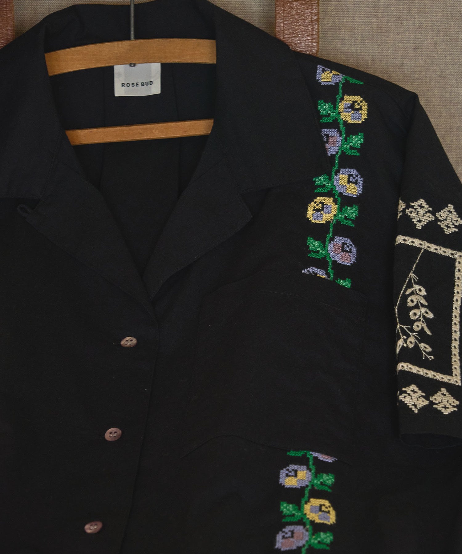 FLOWER EMBROIDARY SHIRT