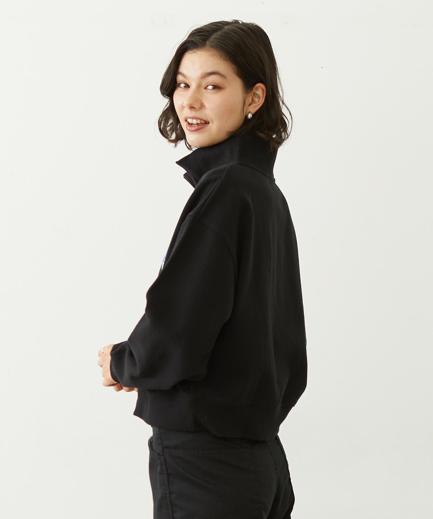 SAGARA PATCH HALF ZIP TOP