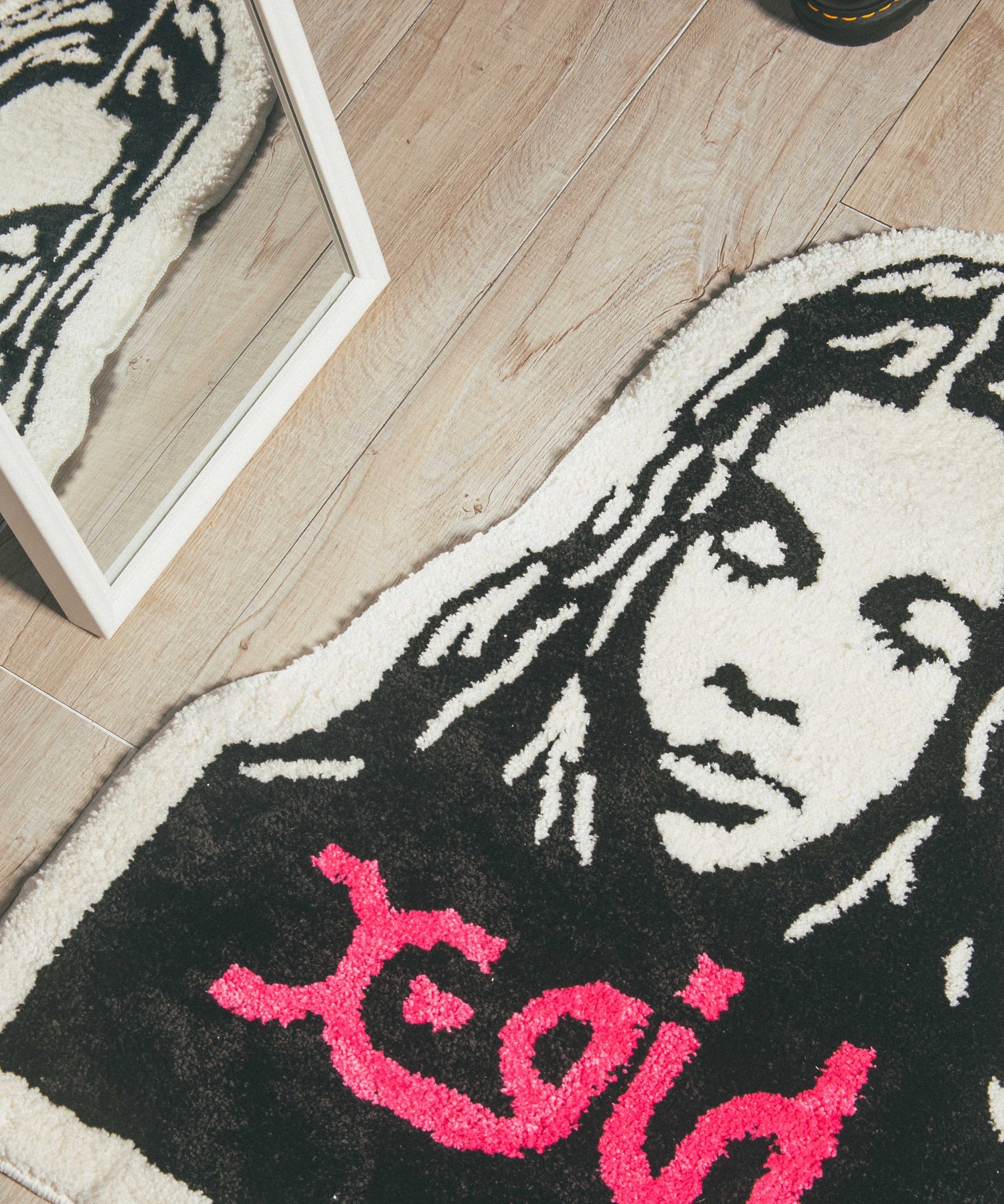 【BLACK & GOLD会員限定】FACE RUG