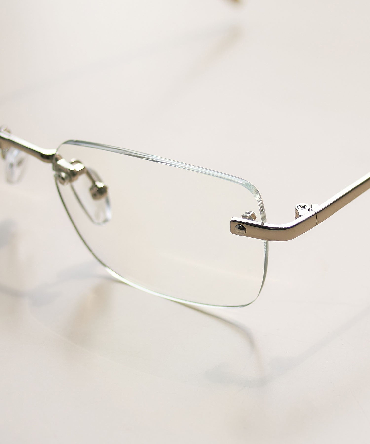 RIMLESS GLASSES
