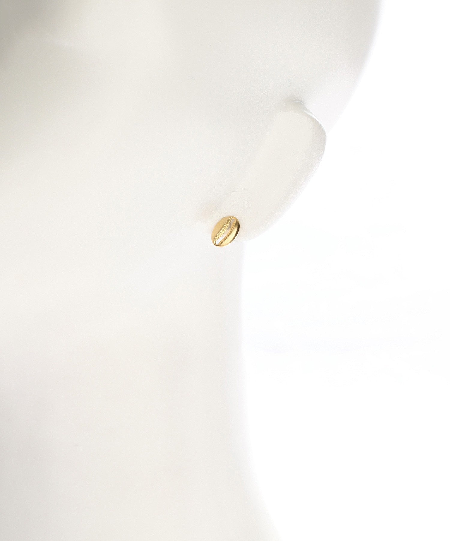 Eneida Franca/ミニシェルモチーフピアス