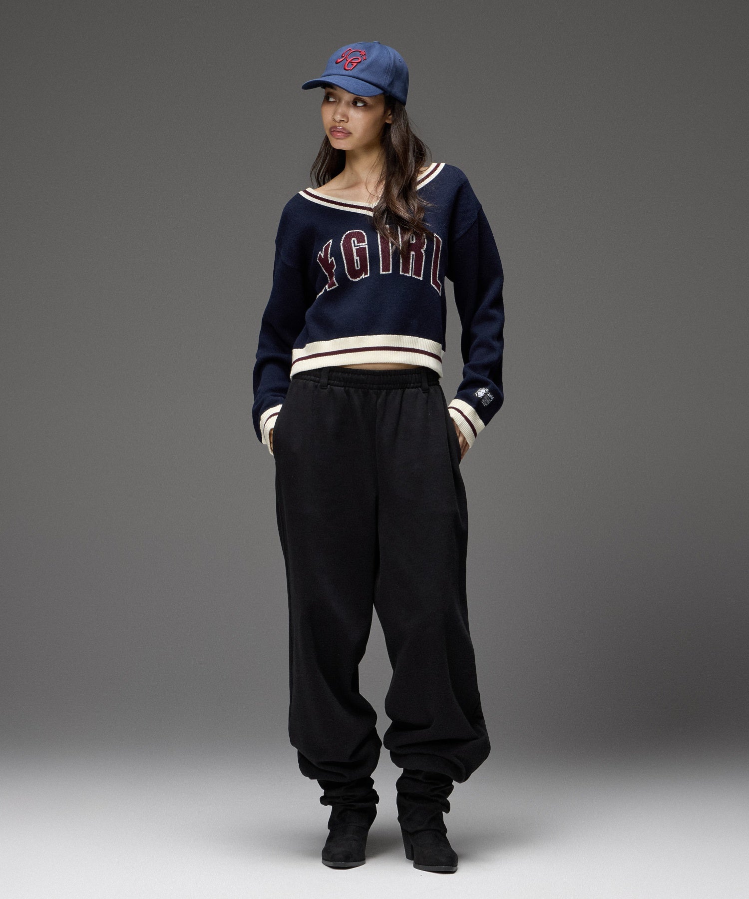 LOGO JACQUARD V-NECK KNIT TOP