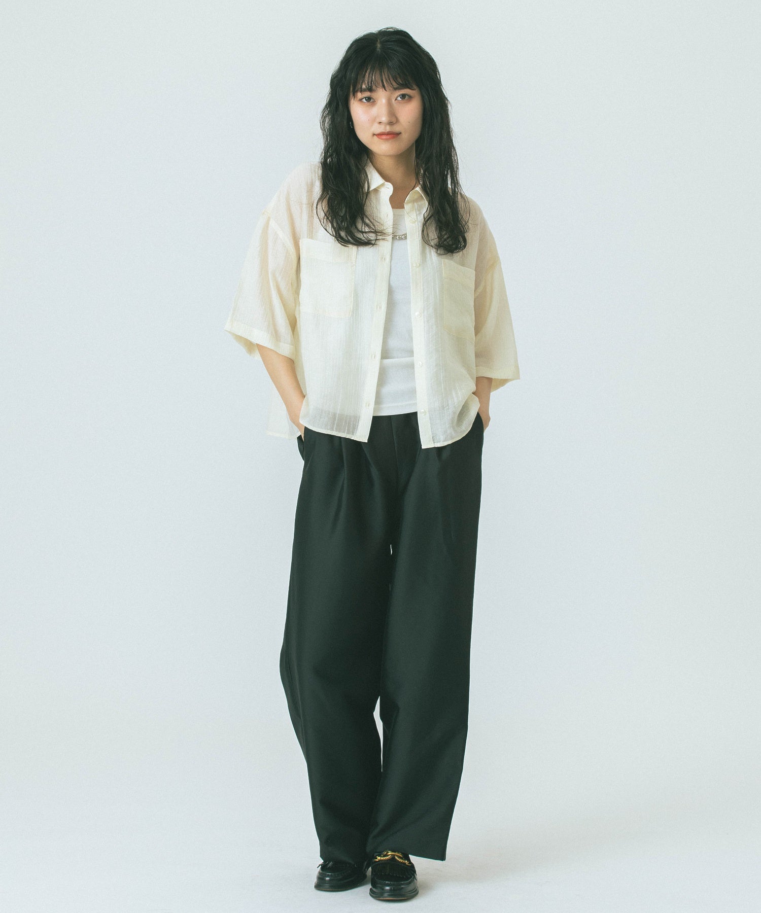 【WEB・一部店舗限定】CROPPED SHIRT
