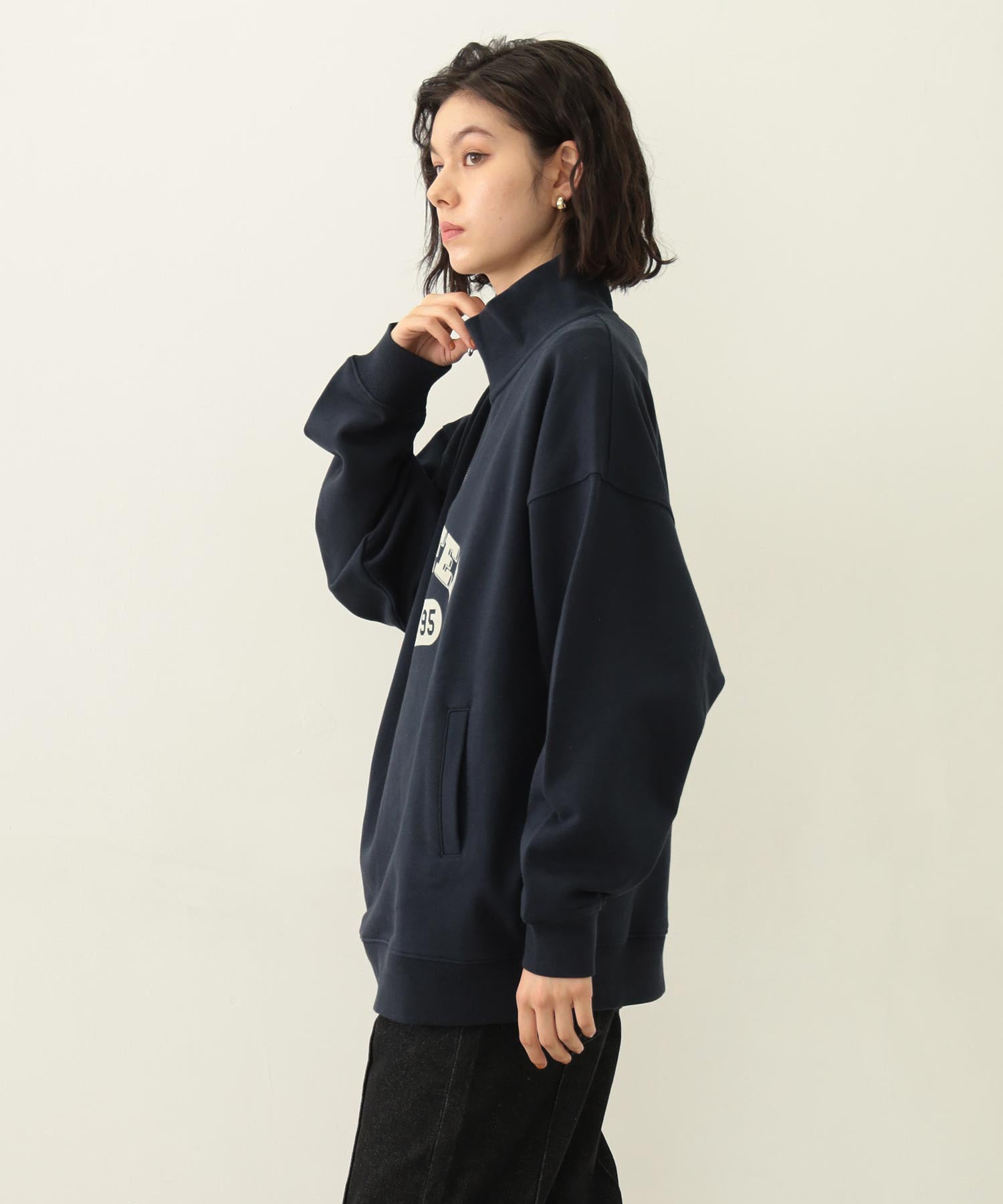 COLLEGE LOGO HALF ZIP TOP