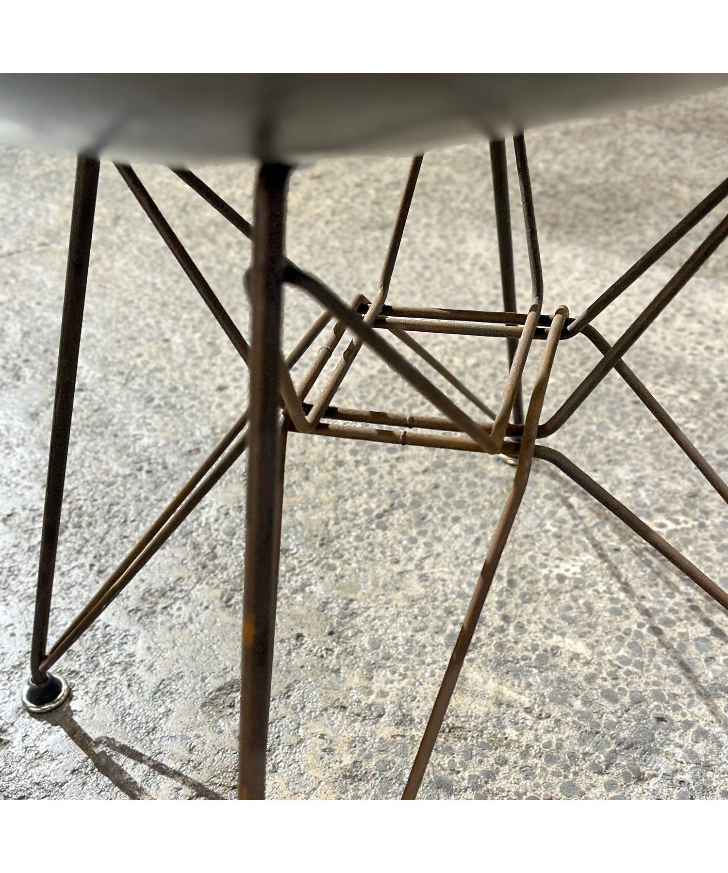 Eames / Eiffel Base / 2nd model / Vintage