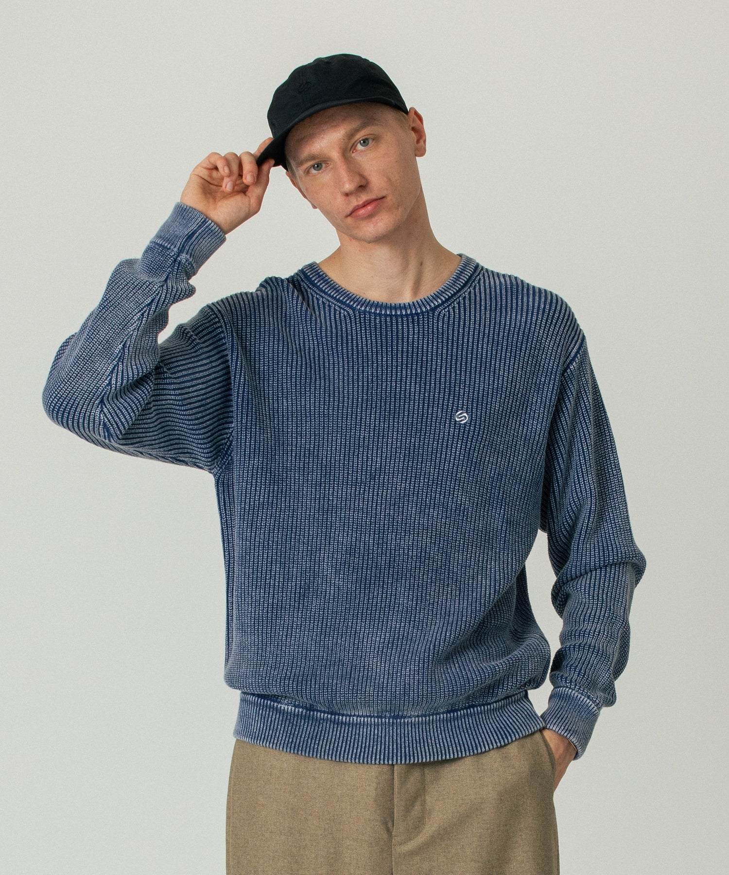 SULFUR DYED CREW NECK KNIT