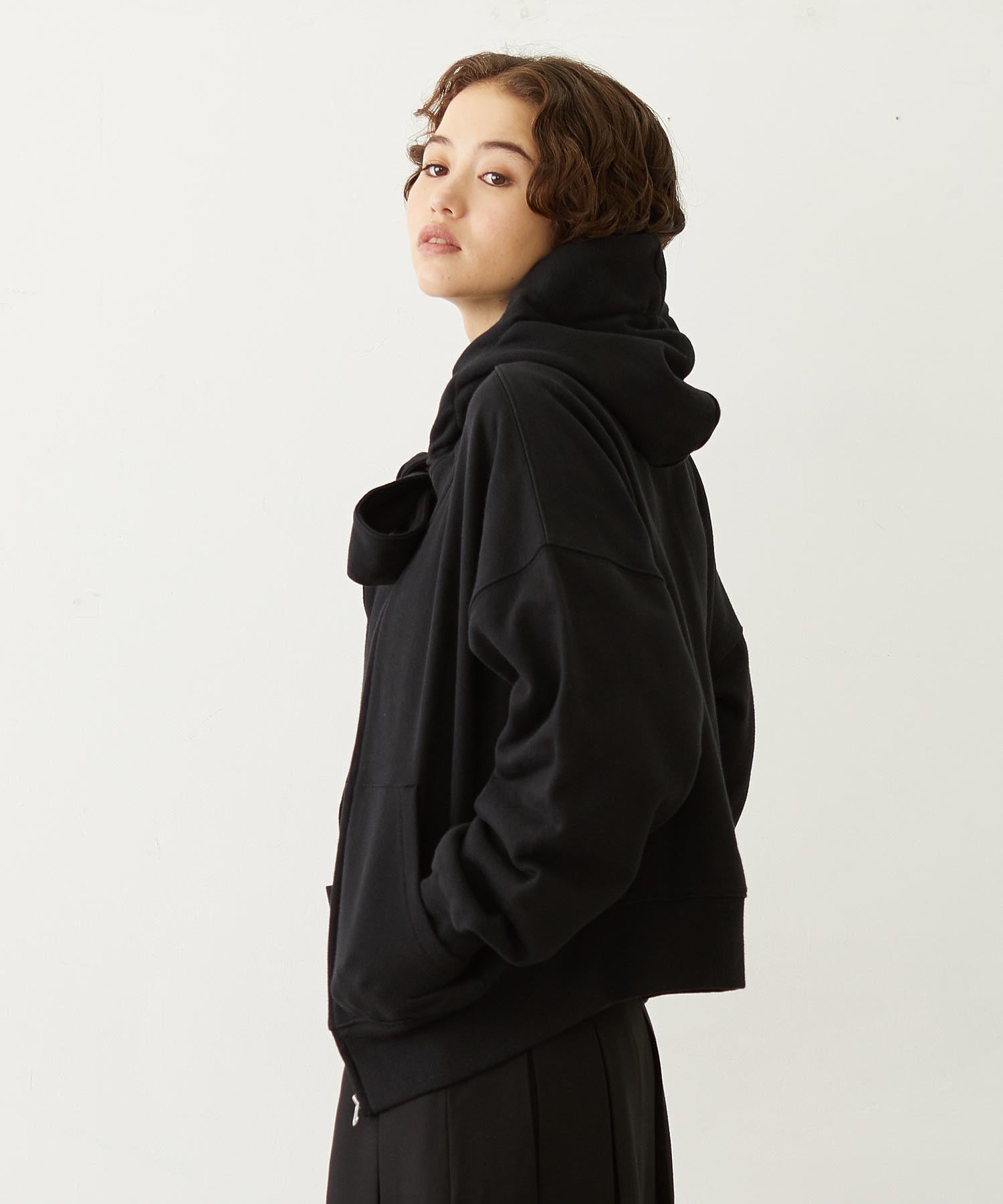 BIG RIBBON SWEAT ZIP HOODIE