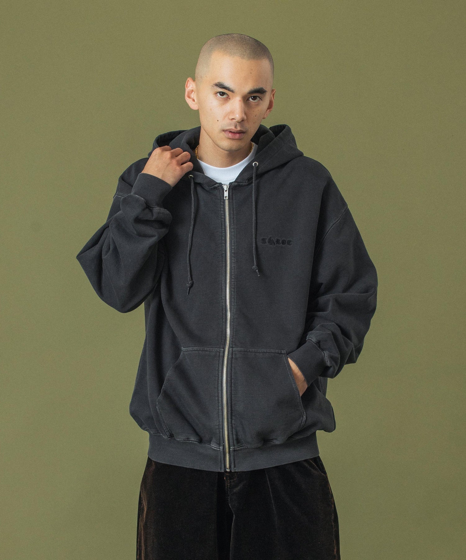 MODEL 身長172cm / 着用サイズ：Lサイズ