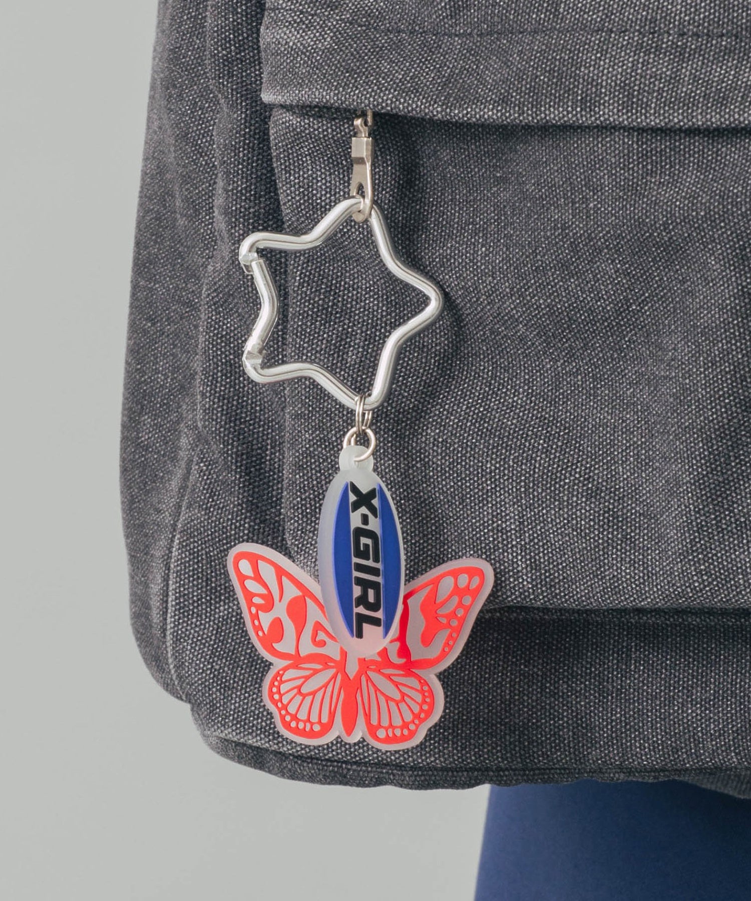 BUTTERFLY AND OVAL LOGO KEY CHARM