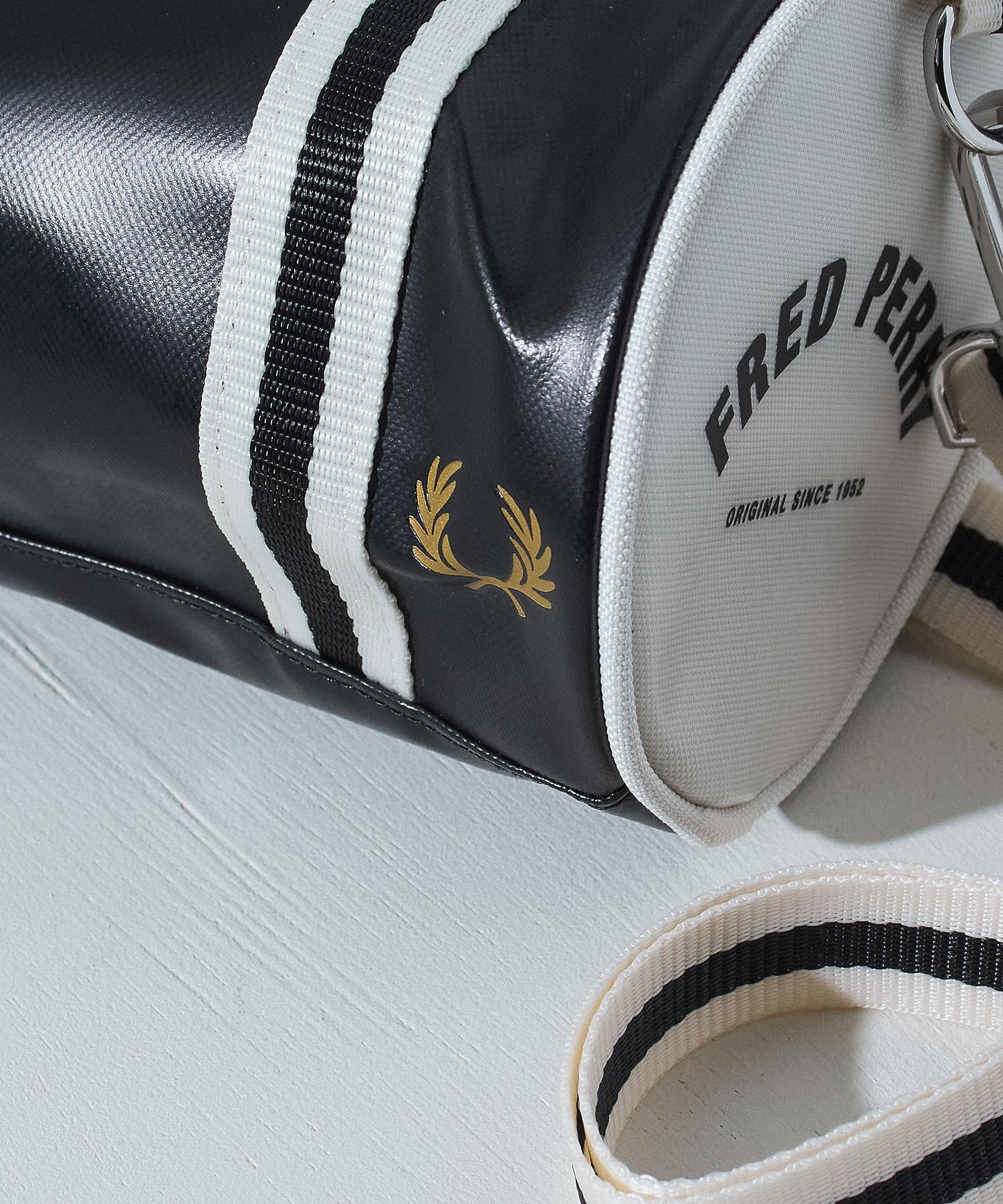 FRED PERRY/CLASSIC MINI BARREL BAG