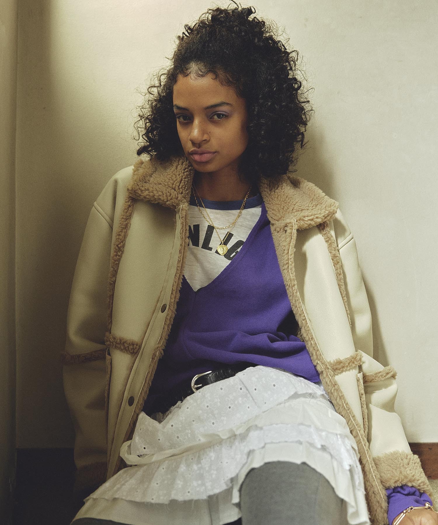 V-NECK SWEATSHIRT